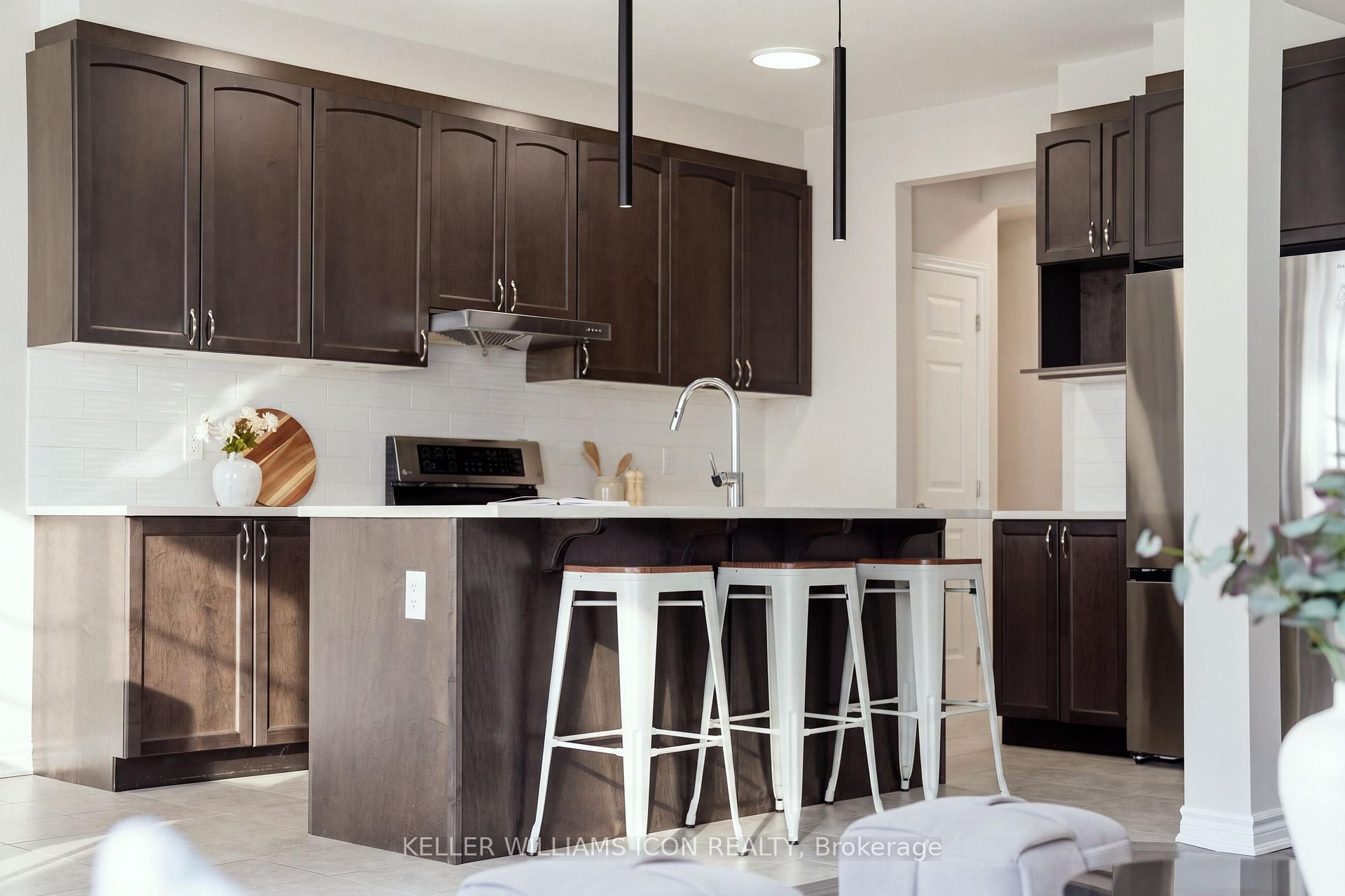 Photo 10 of 404 Aphelion Crescent, Ottawa, Barrhaven - Half Moon Bay — HOMEH