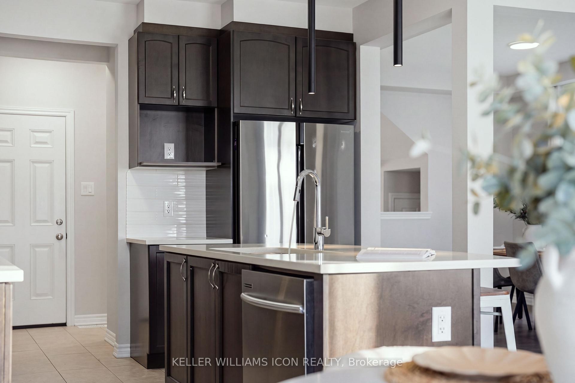 Photo 11 of 404 Aphelion Crescent, Ottawa, Barrhaven - Half Moon Bay — HOMEH
