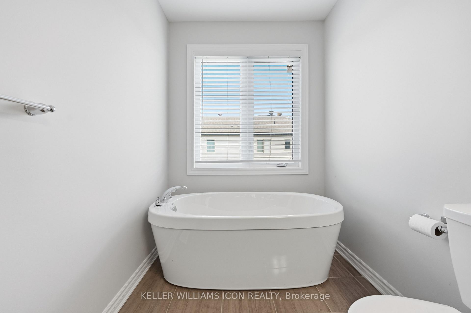 Photo 30 of 404 Aphelion Crescent, Ottawa, Barrhaven - Half Moon Bay — HOMEH