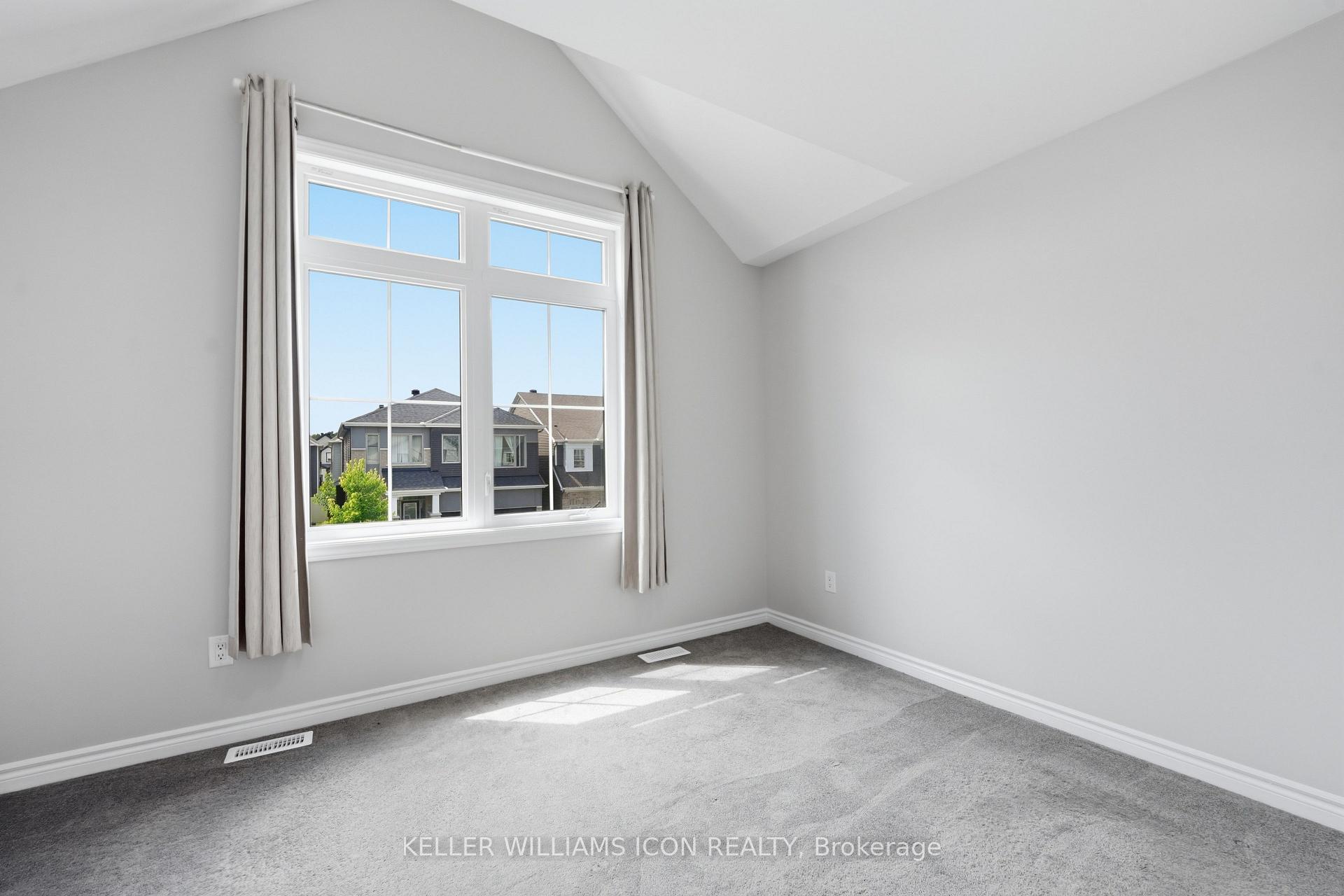 Photo 34 of 404 Aphelion Crescent, Ottawa, Barrhaven - Half Moon Bay — HOMEH