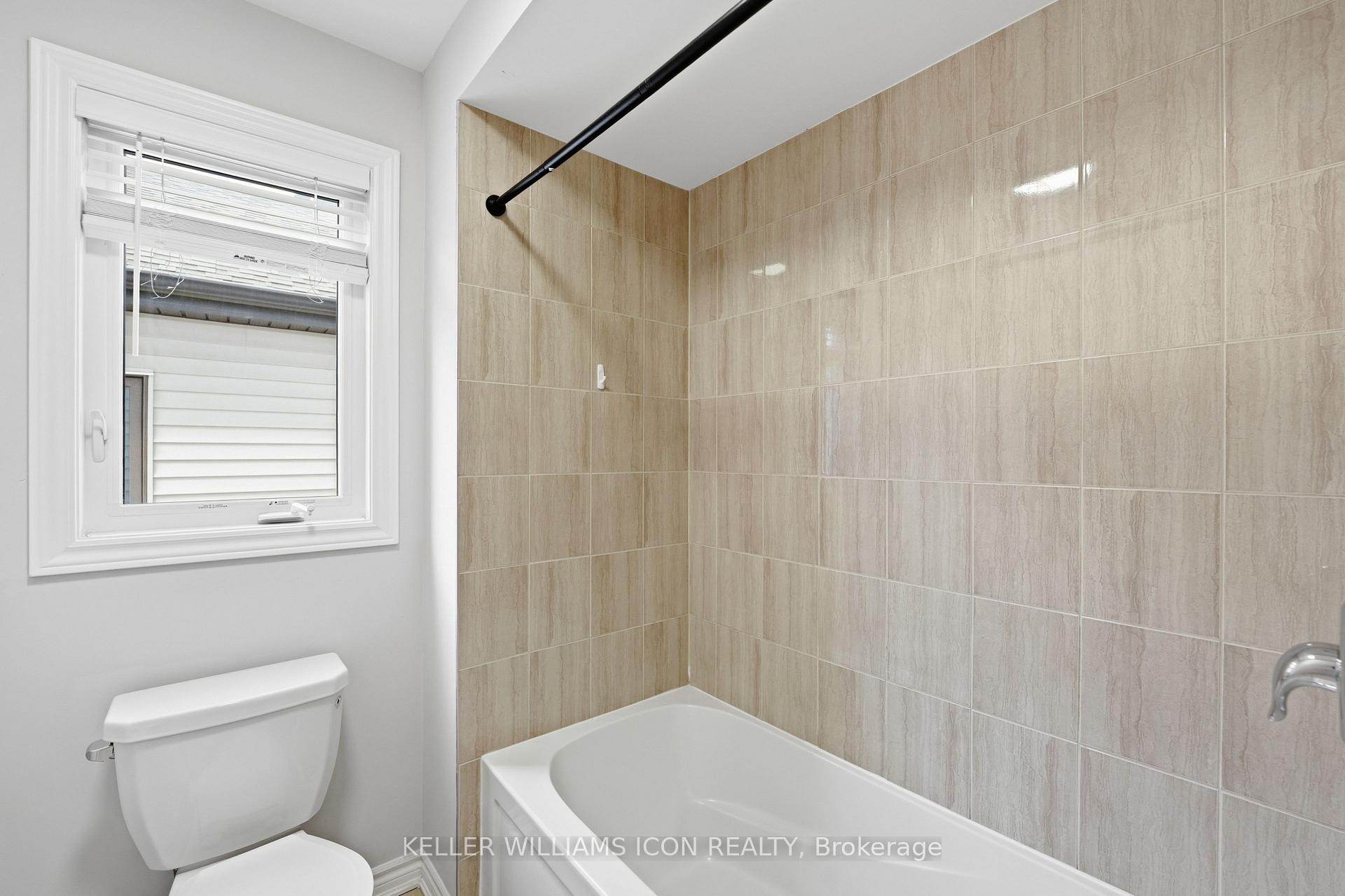 Photo 36 of 404 Aphelion Crescent, Ottawa, Barrhaven - Half Moon Bay — HOMEH