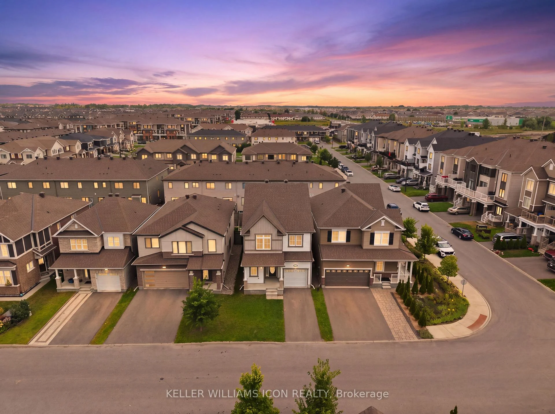 Photo 2 of 404 Aphelion Crescent, Ottawa, Barrhaven - Half Moon Bay — HOMEH