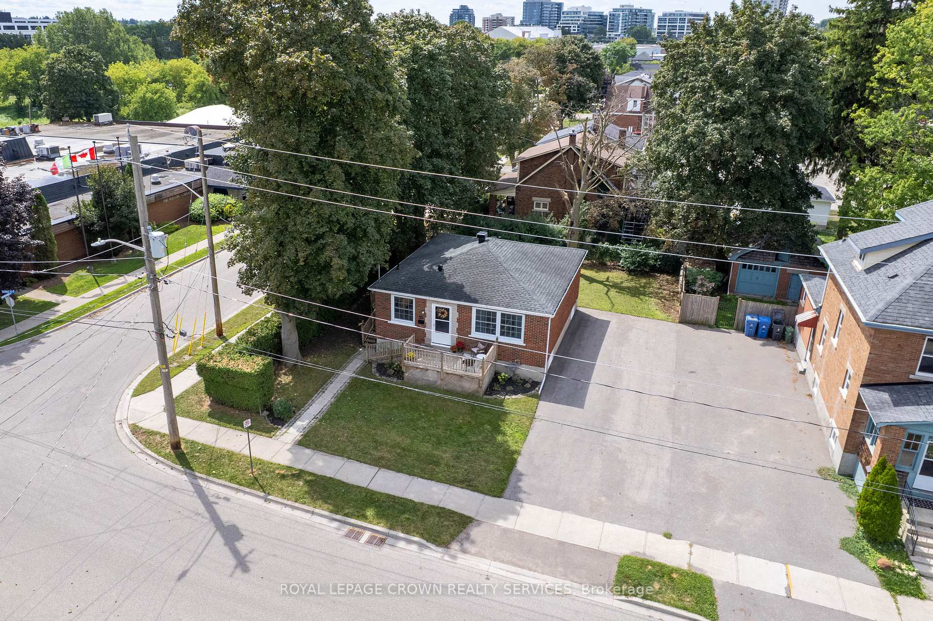 Photo 3 of 25 Morris Street, Guelph, St. Patrick's Ward — HOMEH