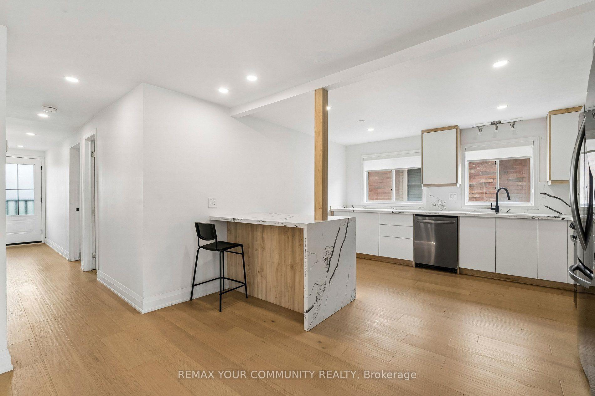Photo 3 of Unit Main Floor, 84 Irwin Drive, Barrie, Northwest — HOMEH