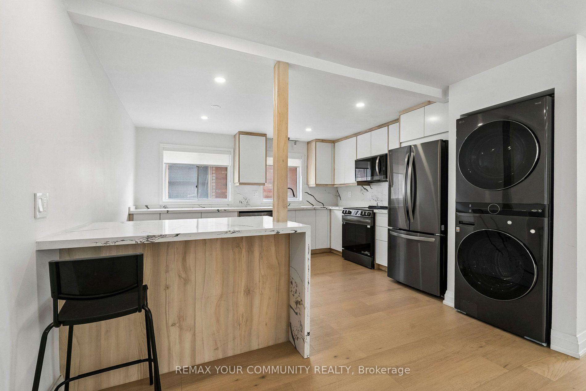 Photo 4 of Unit Main Floor, 84 Irwin Drive, Barrie, Northwest — HOMEH