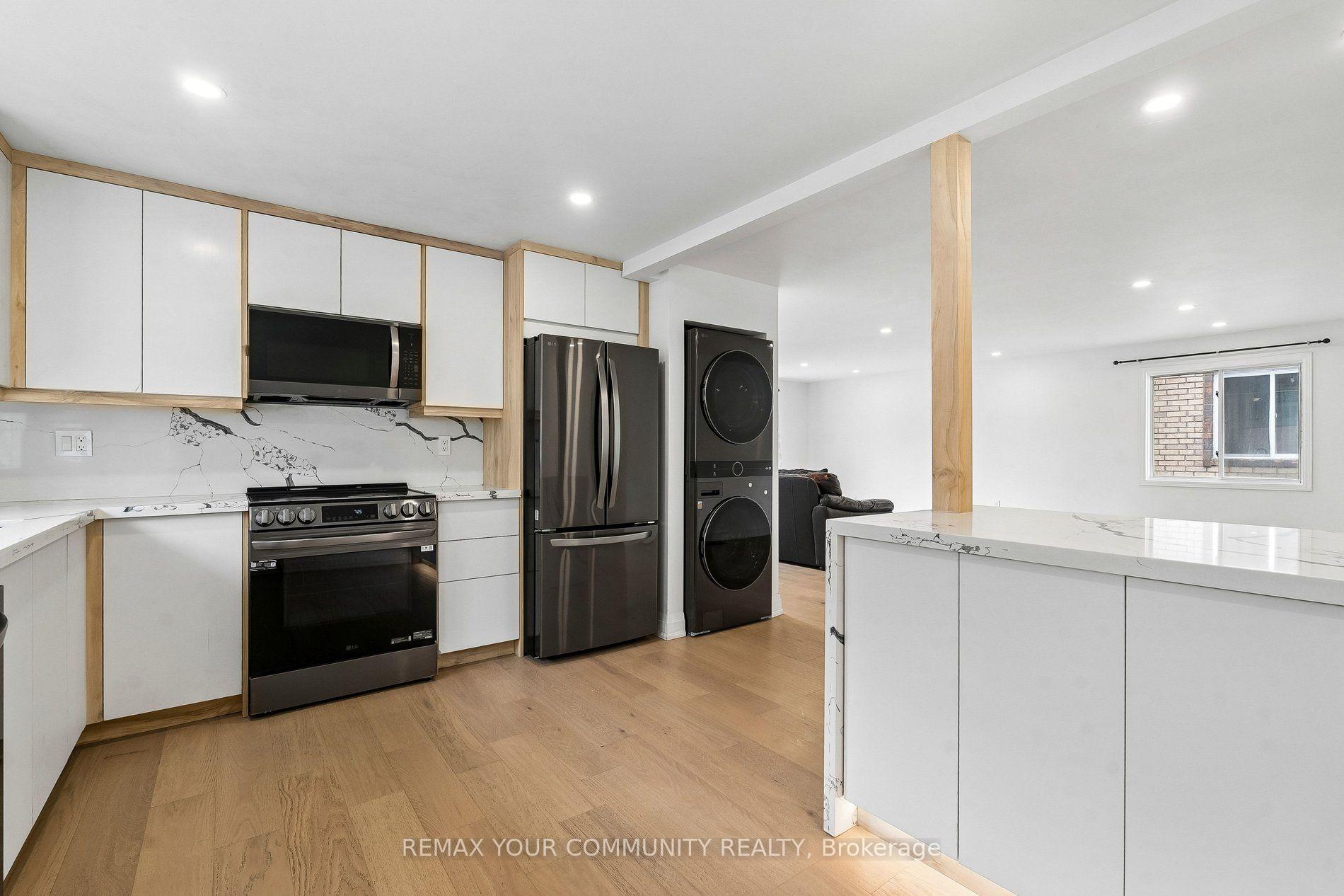 Photo 5 of Unit Main Floor, 84 Irwin Drive, Barrie, Northwest — HOMEH