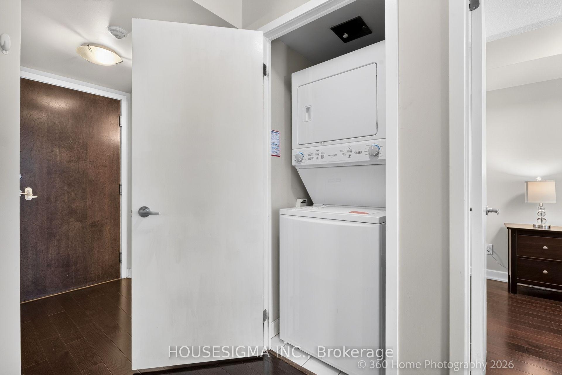 Photo 13 of Unit 1609, 12 Yonge Street, Toronto, Waterfront Communities — HOMEH