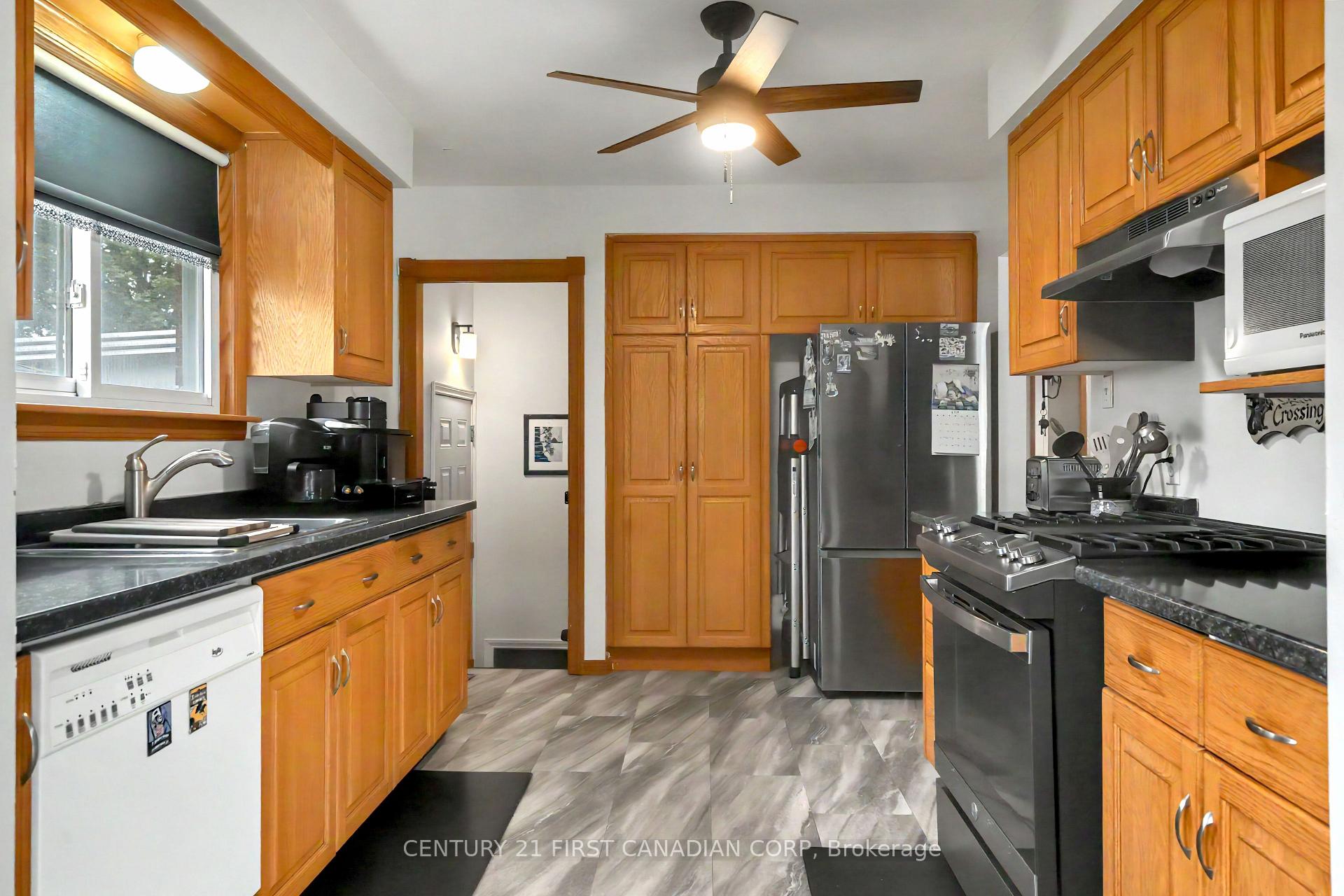 Photo 10 of 44 Dale Drive, Thames Centre, Dorchester — HOMEH
