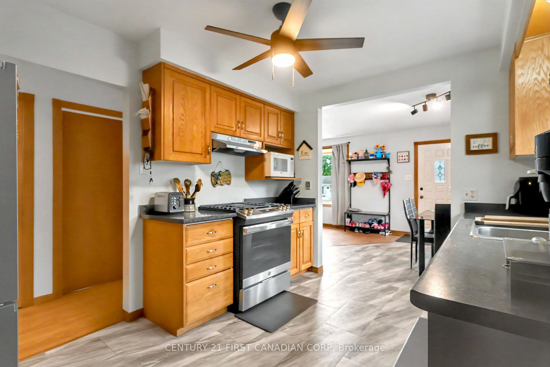 Photo 13 of 44 Dale Drive, Thames Centre, Dorchester — HOMEH