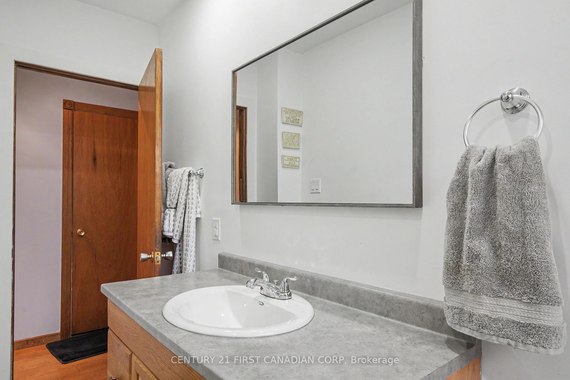 Photo 20 of 44 Dale Drive, Thames Centre, Dorchester — HOMEH