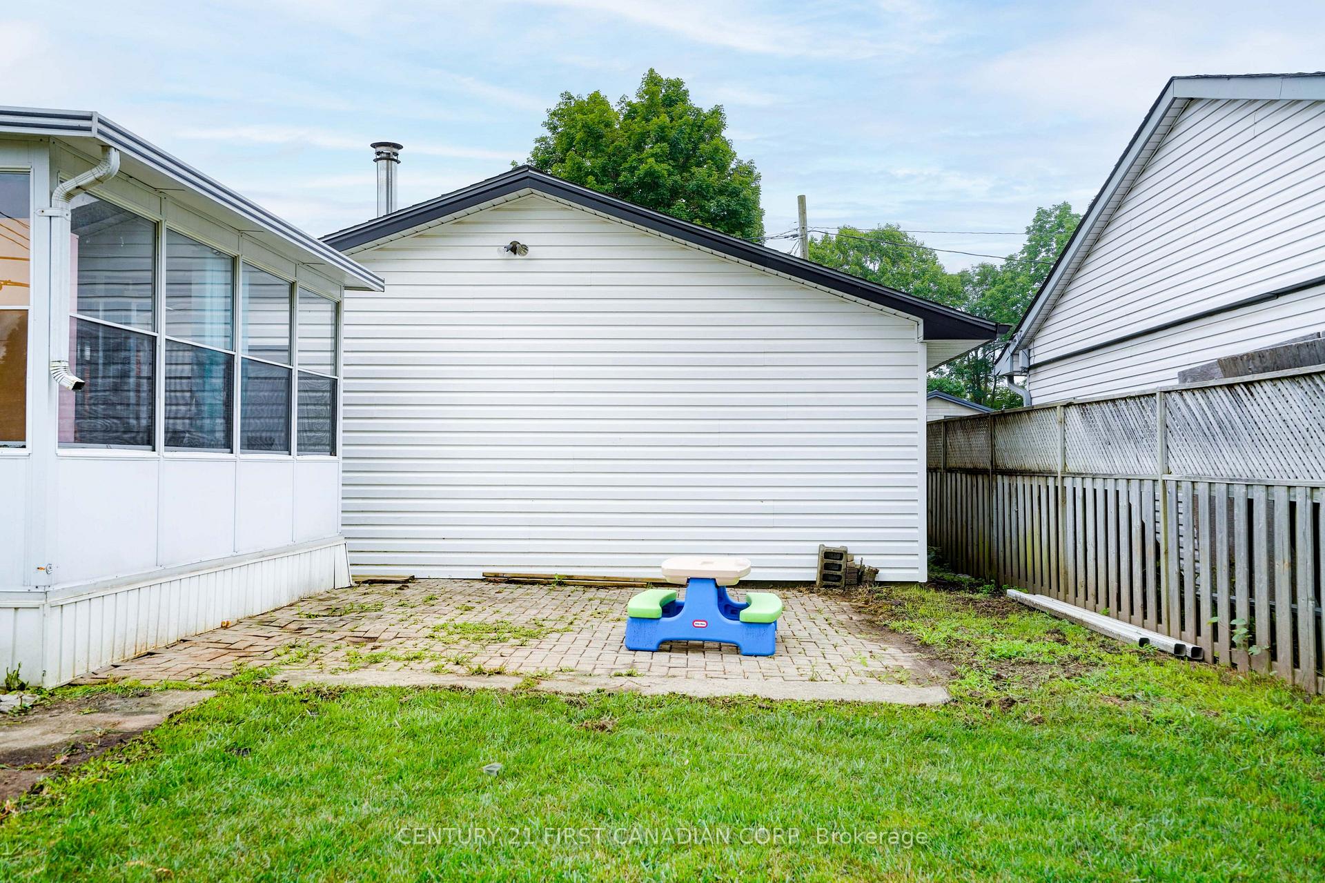Photo 45 of 44 Dale Drive, Thames Centre, Dorchester — HOMEH