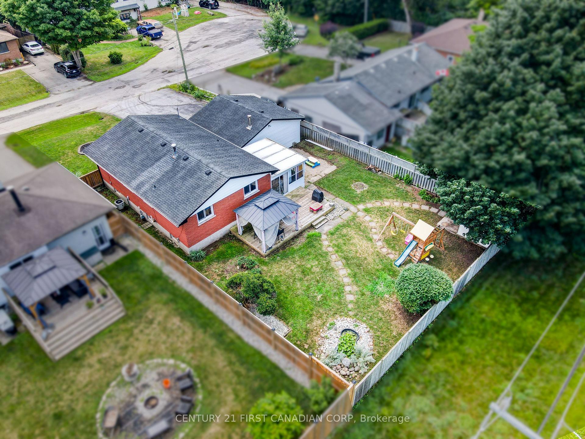 Photo 48 of 44 Dale Drive, Thames Centre, Dorchester — HOMEH