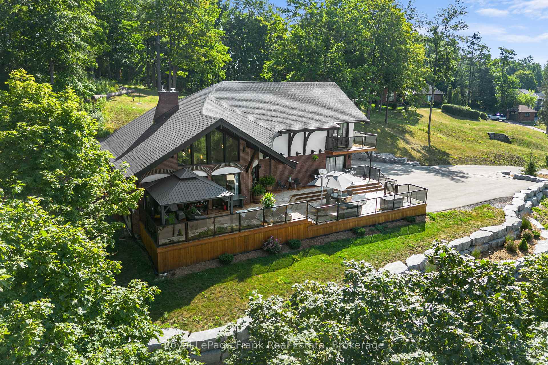 Photo 10 of 215 Francis Street, Kawartha Lakes, Fenelon Falls — HOMEH