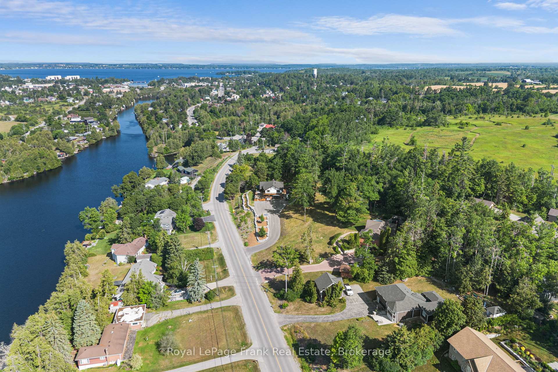 Photo 2 of 215 Francis Street, Kawartha Lakes, Fenelon Falls — HOMEH