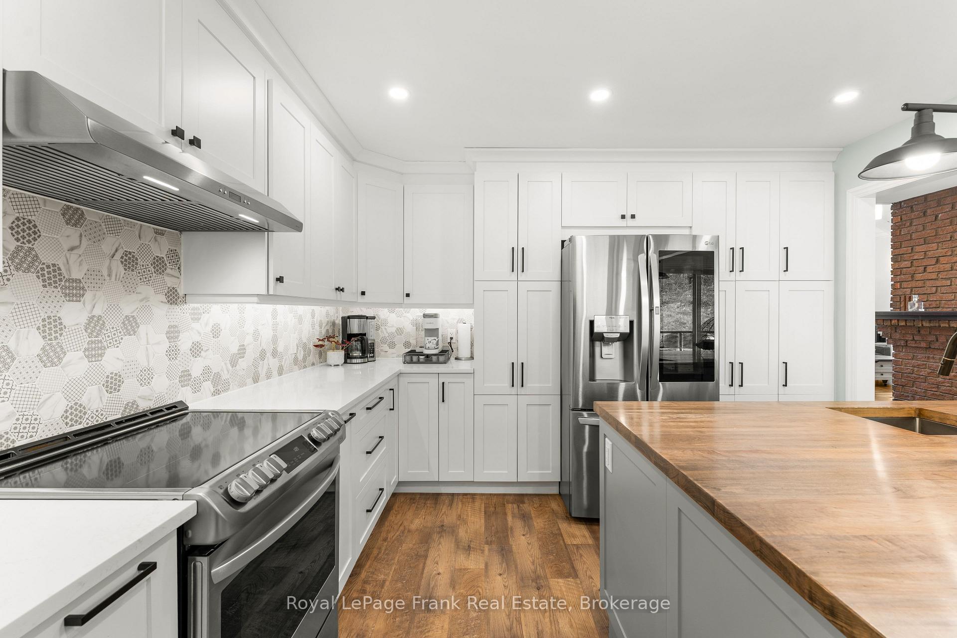 Photo 14 of 215 Francis Street, Kawartha Lakes, Fenelon Falls — HOMEH