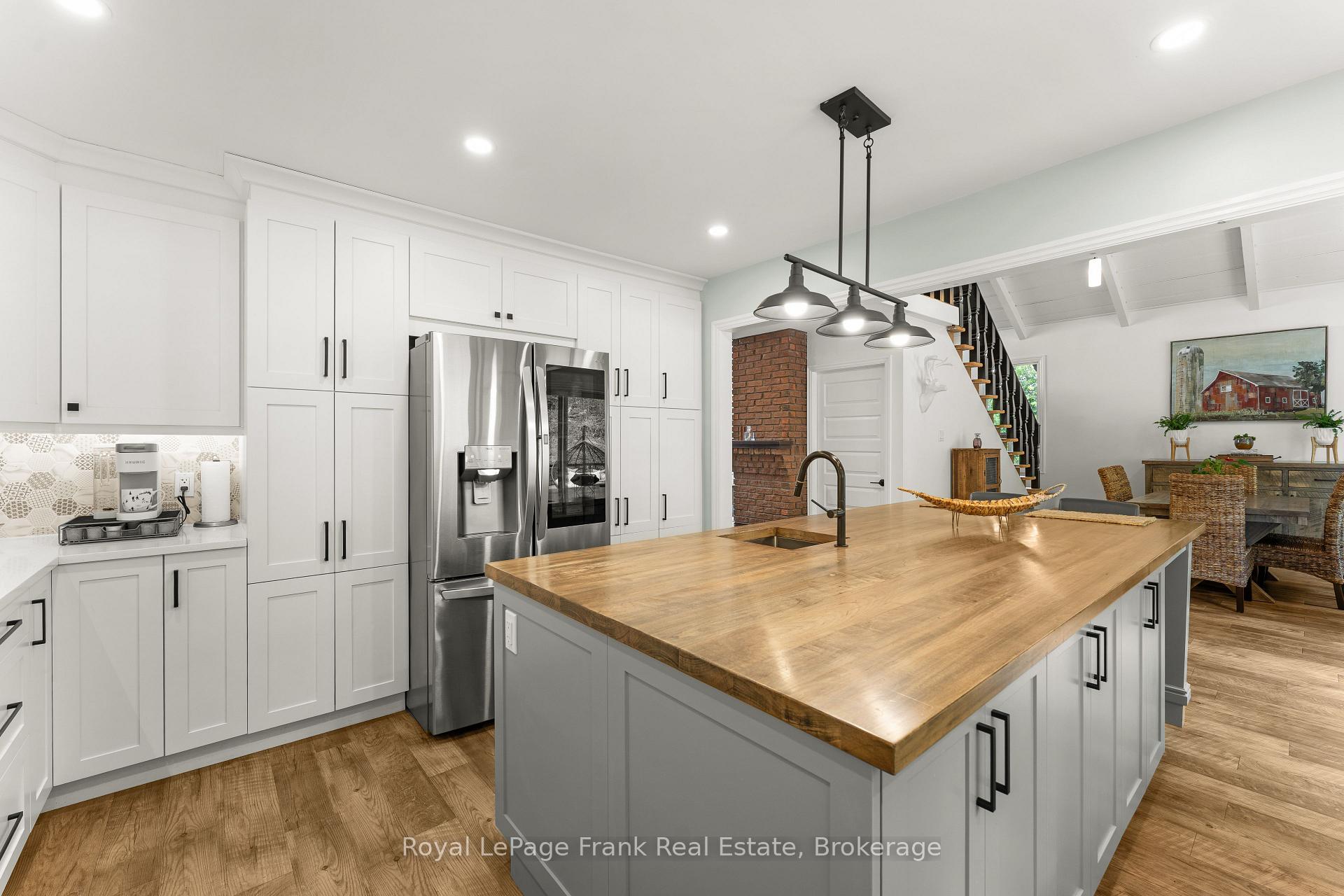Photo 15 of 215 Francis Street, Kawartha Lakes, Fenelon Falls — HOMEH
