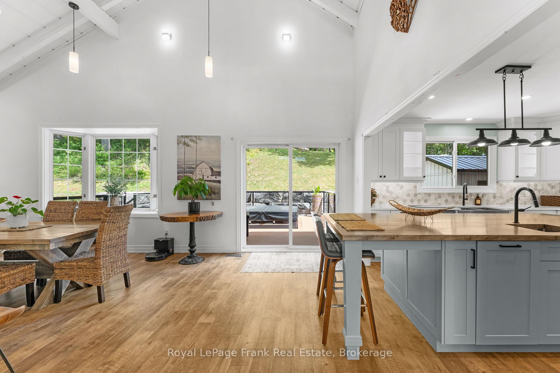 Photo 20 of 215 Francis Street, Kawartha Lakes, Fenelon Falls — HOMEH