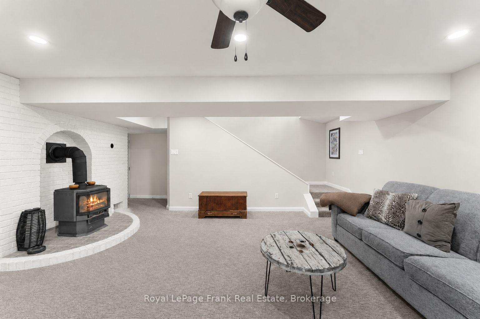 Photo 37 of 215 Francis Street, Kawartha Lakes, Fenelon Falls — HOMEH