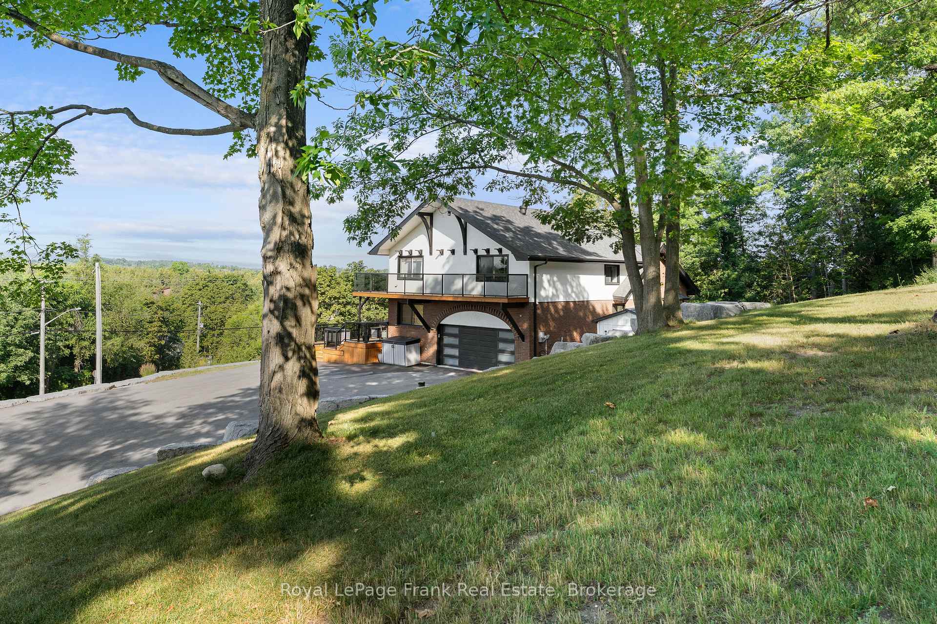 Photo 47 of 215 Francis Street, Kawartha Lakes, Fenelon Falls — HOMEH