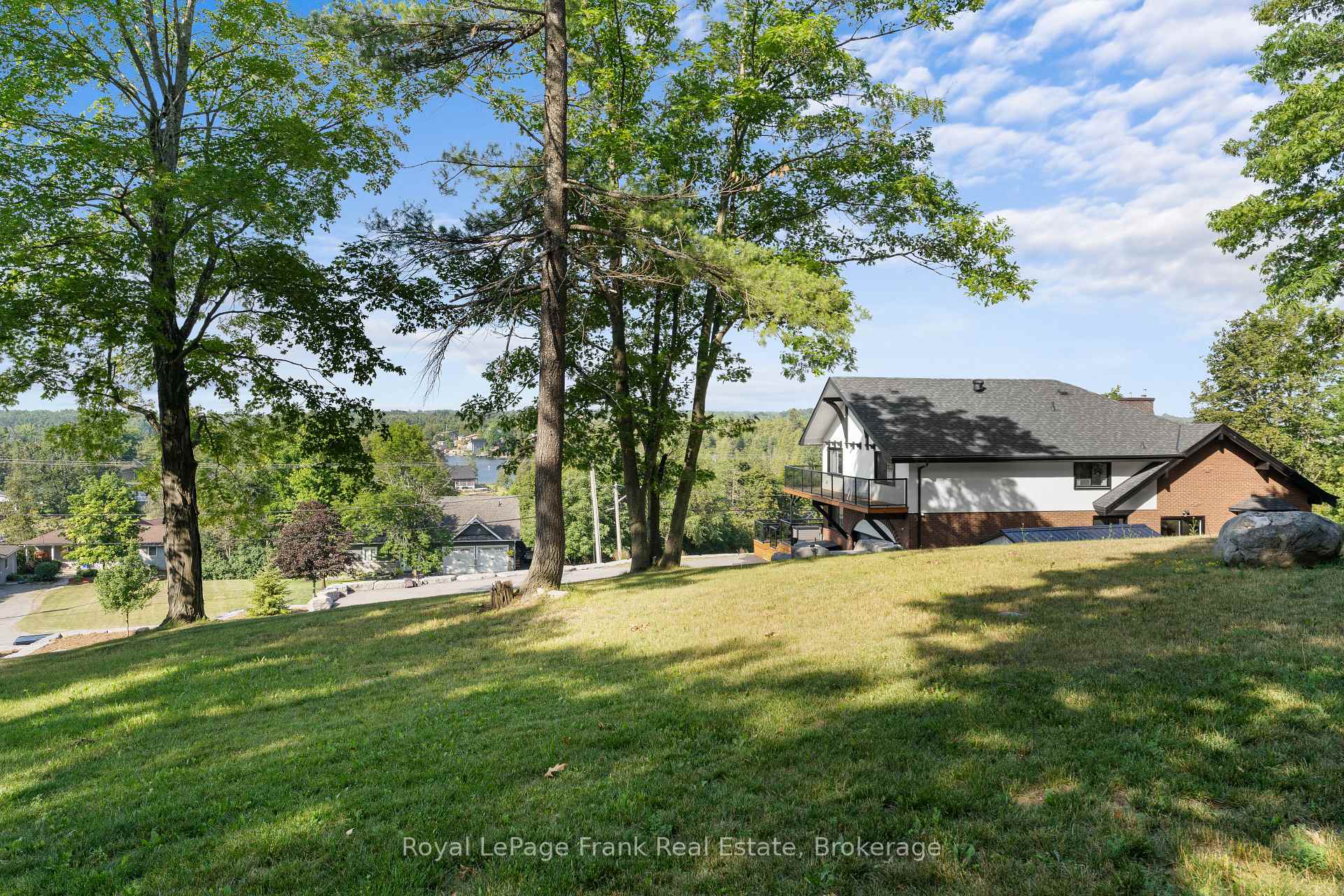 Photo 51 of 215 Francis Street, Kawartha Lakes, Fenelon Falls — HOMEH