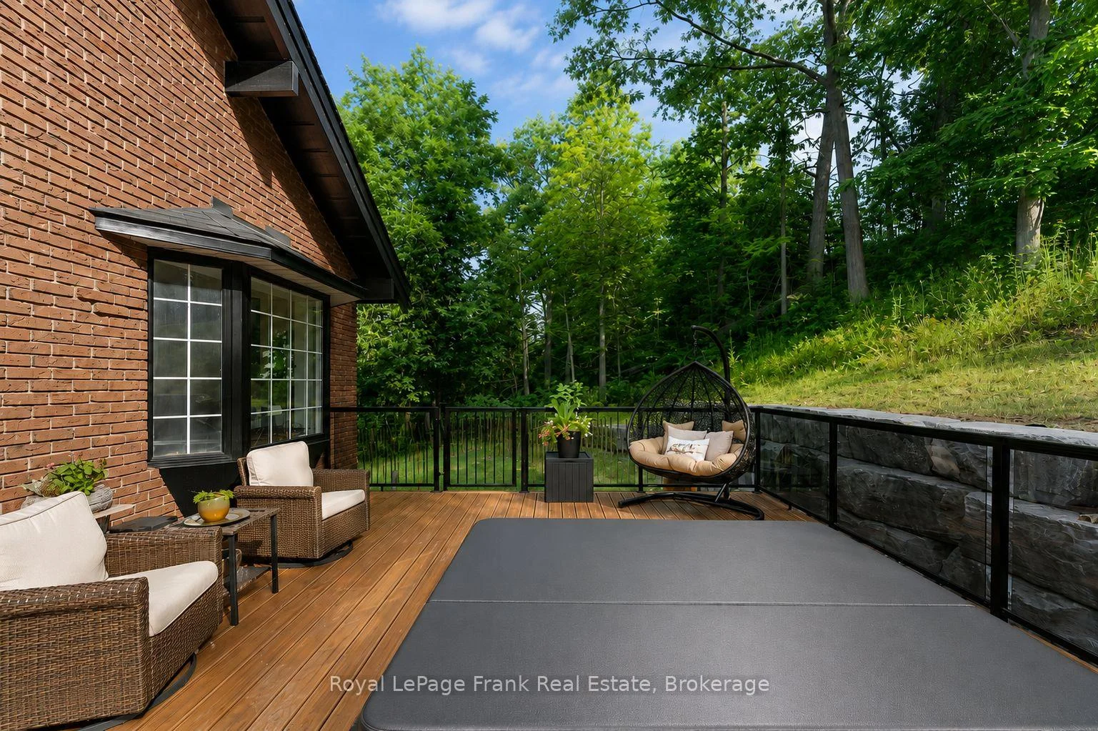 Photo 11 of 215 Francis Street, Kawartha Lakes, Fenelon Falls — HOMEH