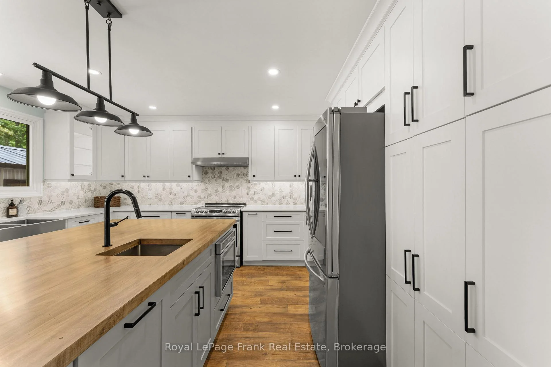 Photo 16 of 215 Francis Street, Kawartha Lakes, Fenelon Falls — HOMEH