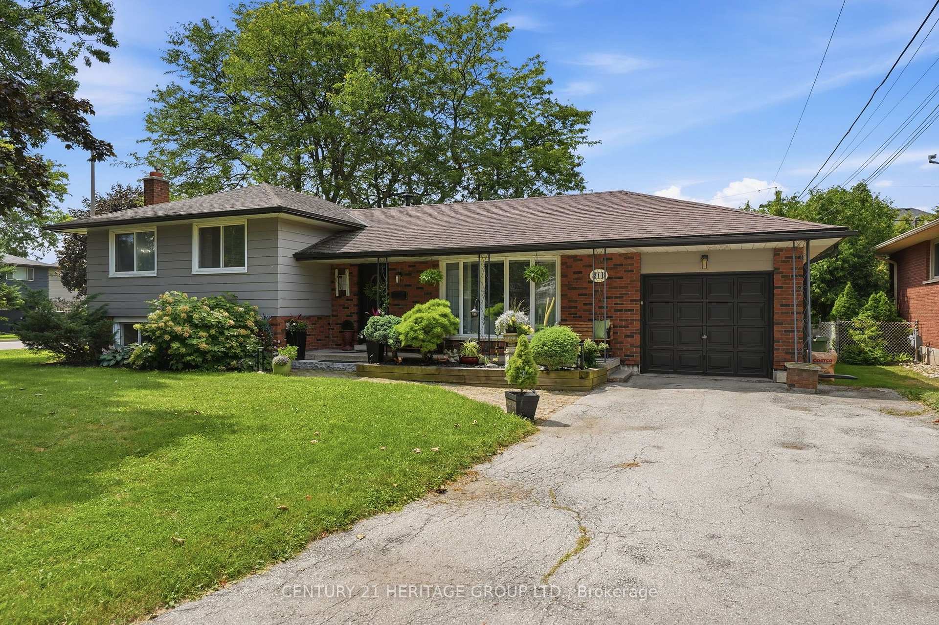 Photo 2 of 314 Harmony Road, Hamilton, Ancaster — HOMEH