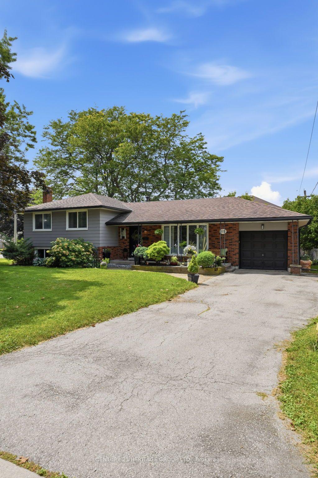 Photo 3 of 314 Harmony Road, Hamilton, Ancaster — HOMEH