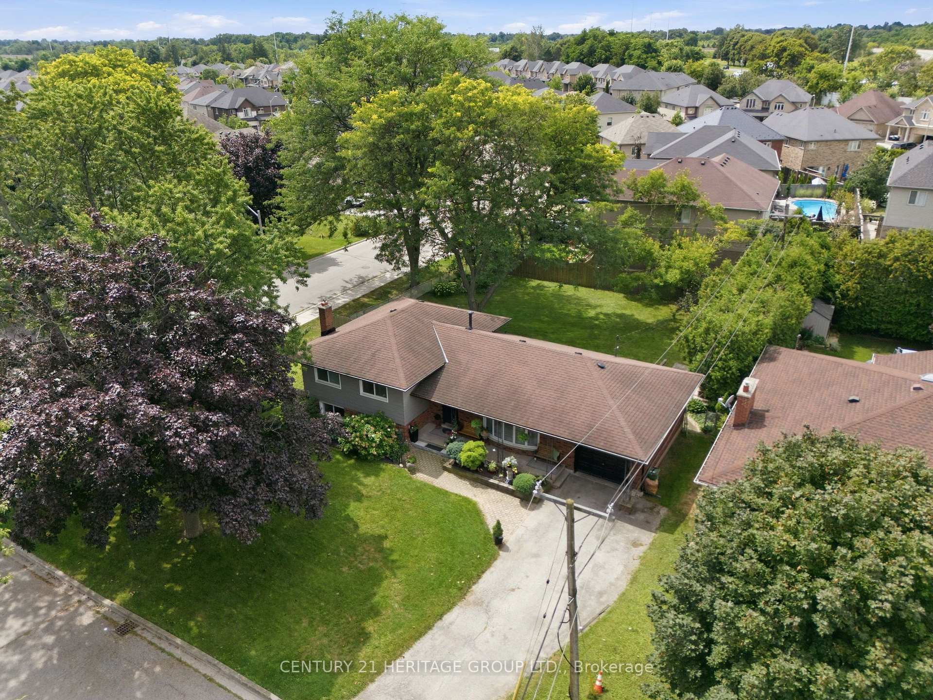Photo 4 of 314 Harmony Road, Hamilton, Ancaster — HOMEH