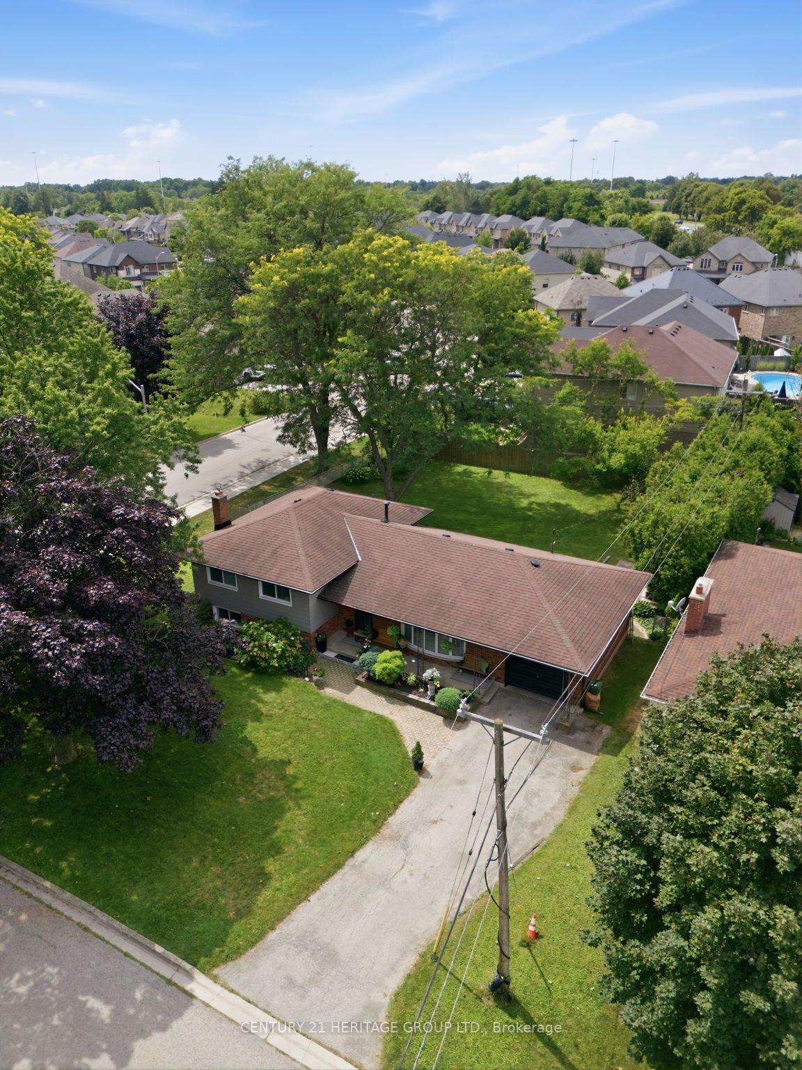 Photo 5 of 314 Harmony Road, Hamilton, Ancaster — HOMEH