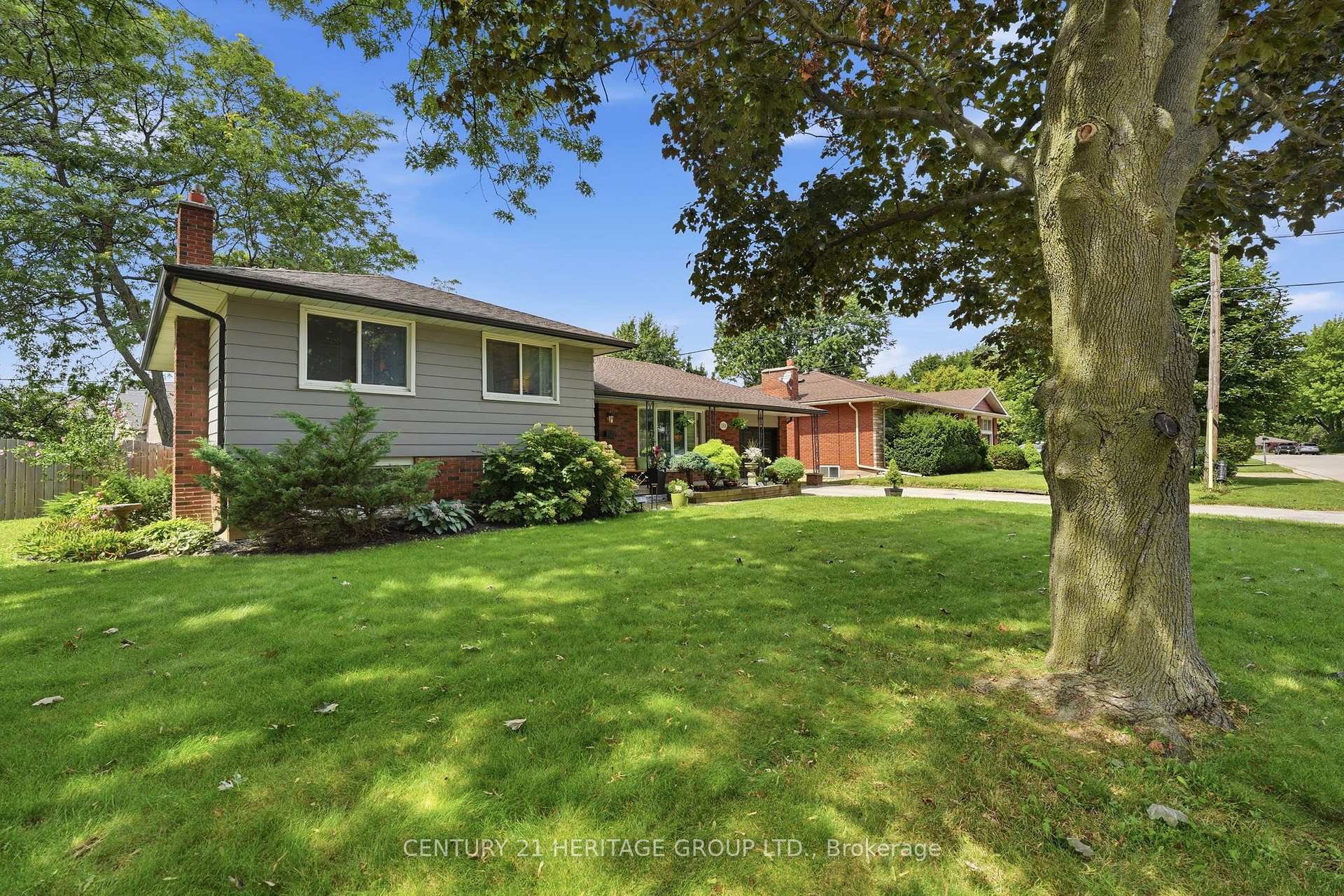 Photo 8 of 314 Harmony Road, Hamilton, Ancaster — HOMEH