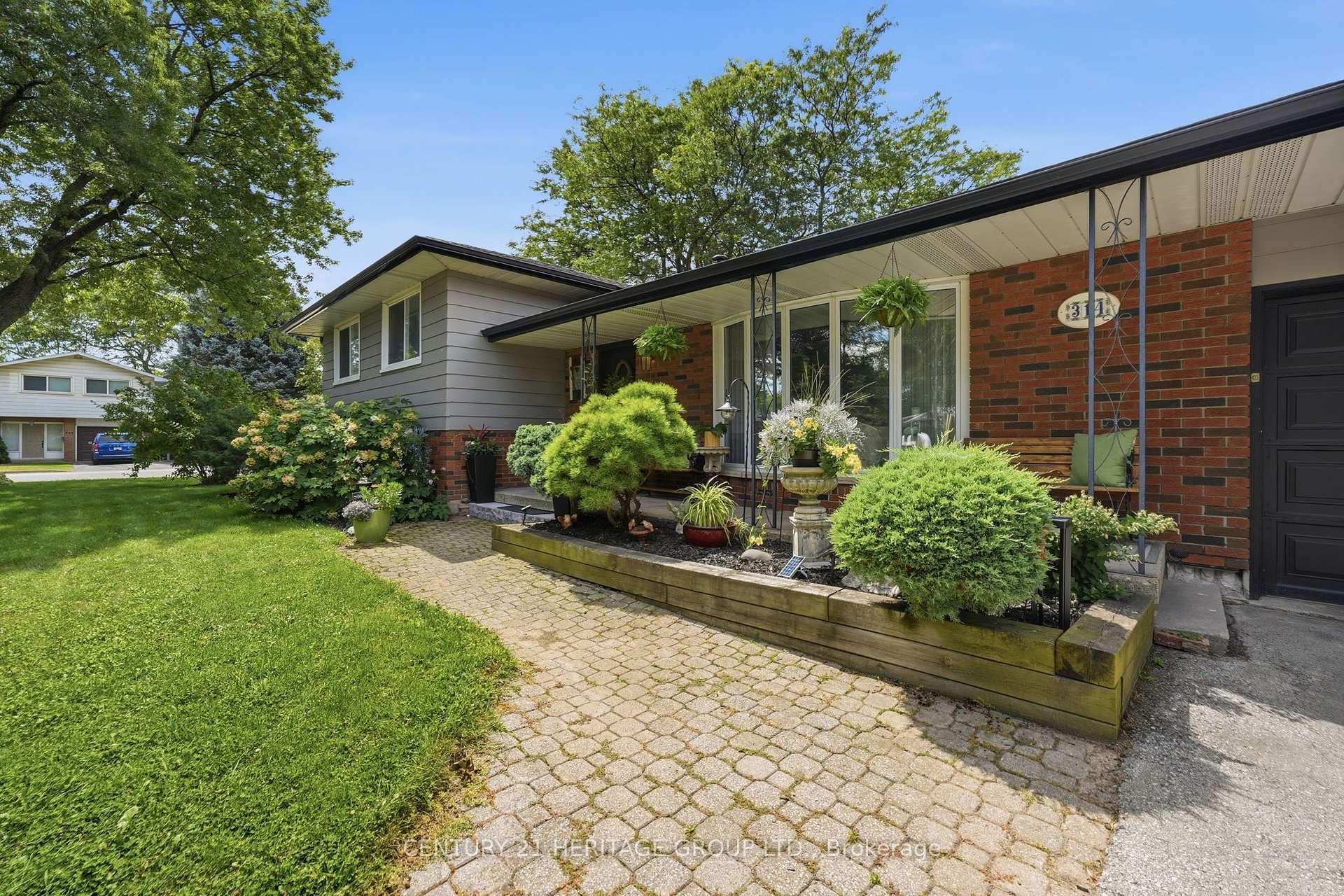 Photo 9 of 314 Harmony Road, Hamilton, Ancaster — HOMEH