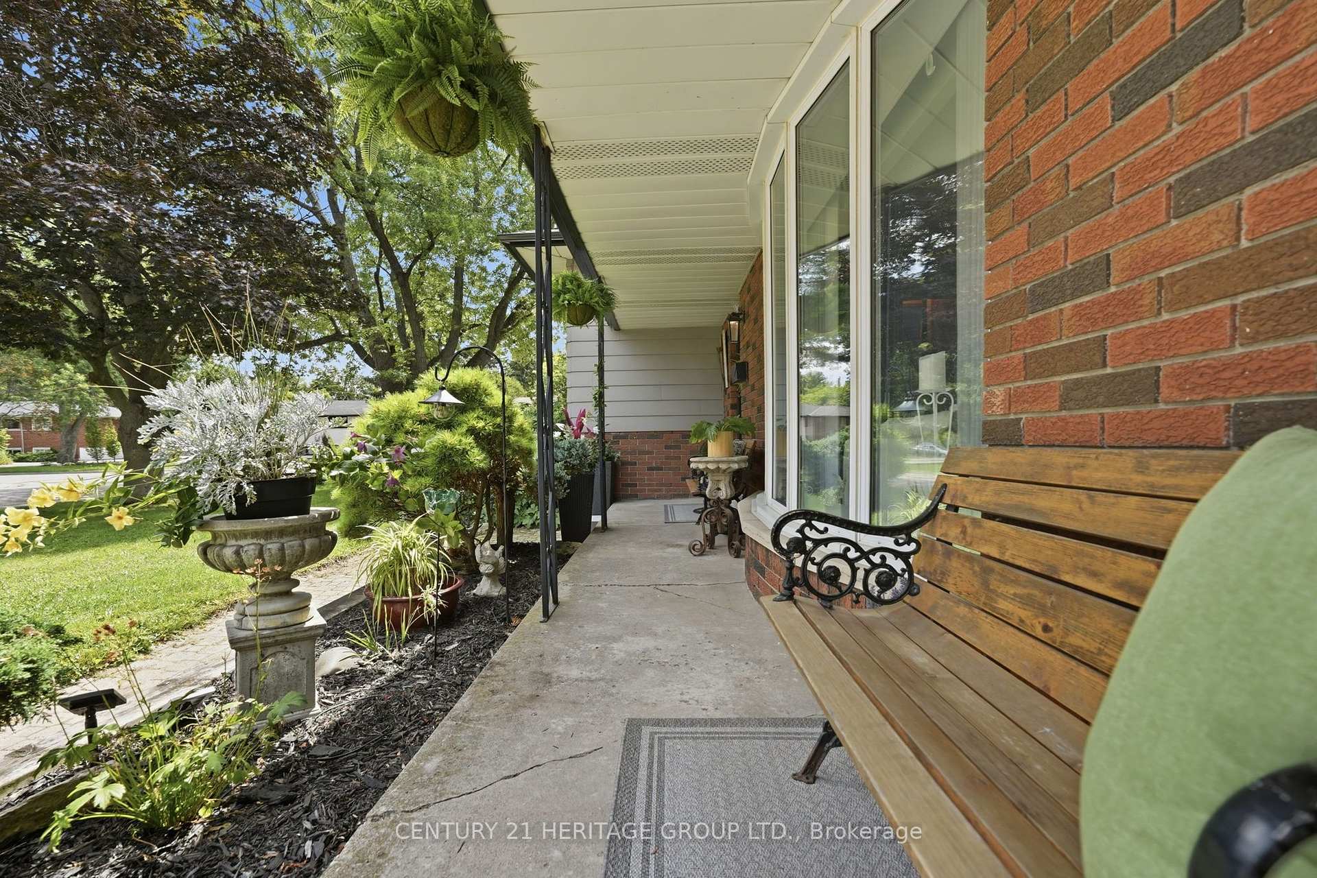 Photo 10 of 314 Harmony Road, Hamilton, Ancaster — HOMEH