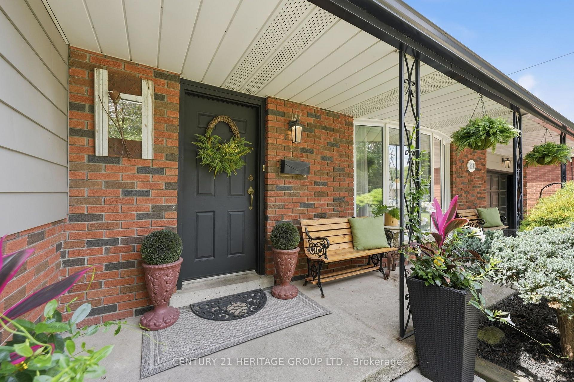 Photo 11 of 314 Harmony Road, Hamilton, Ancaster — HOMEH