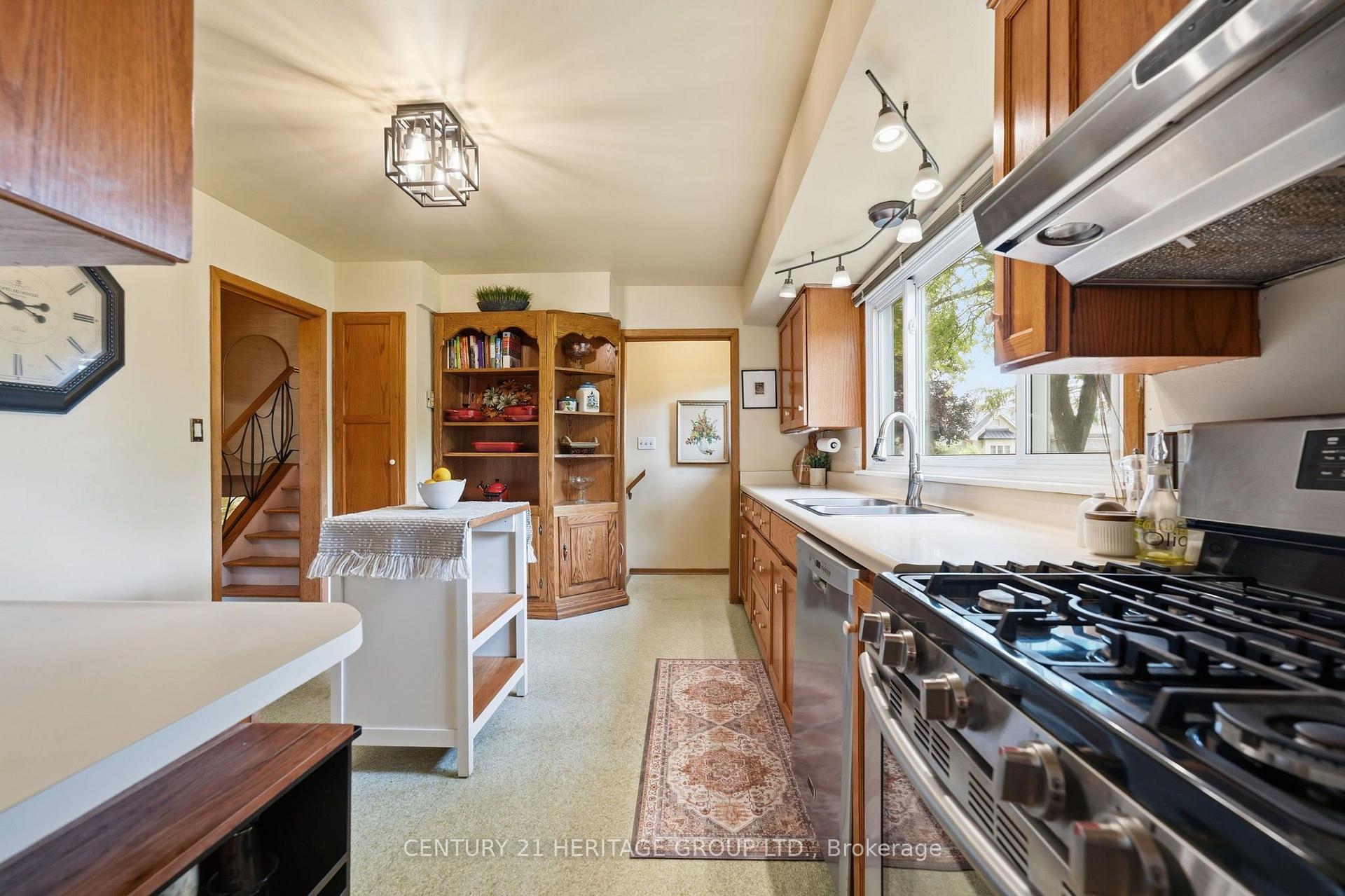 Photo 21 of 314 Harmony Road, Hamilton, Ancaster — HOMEH