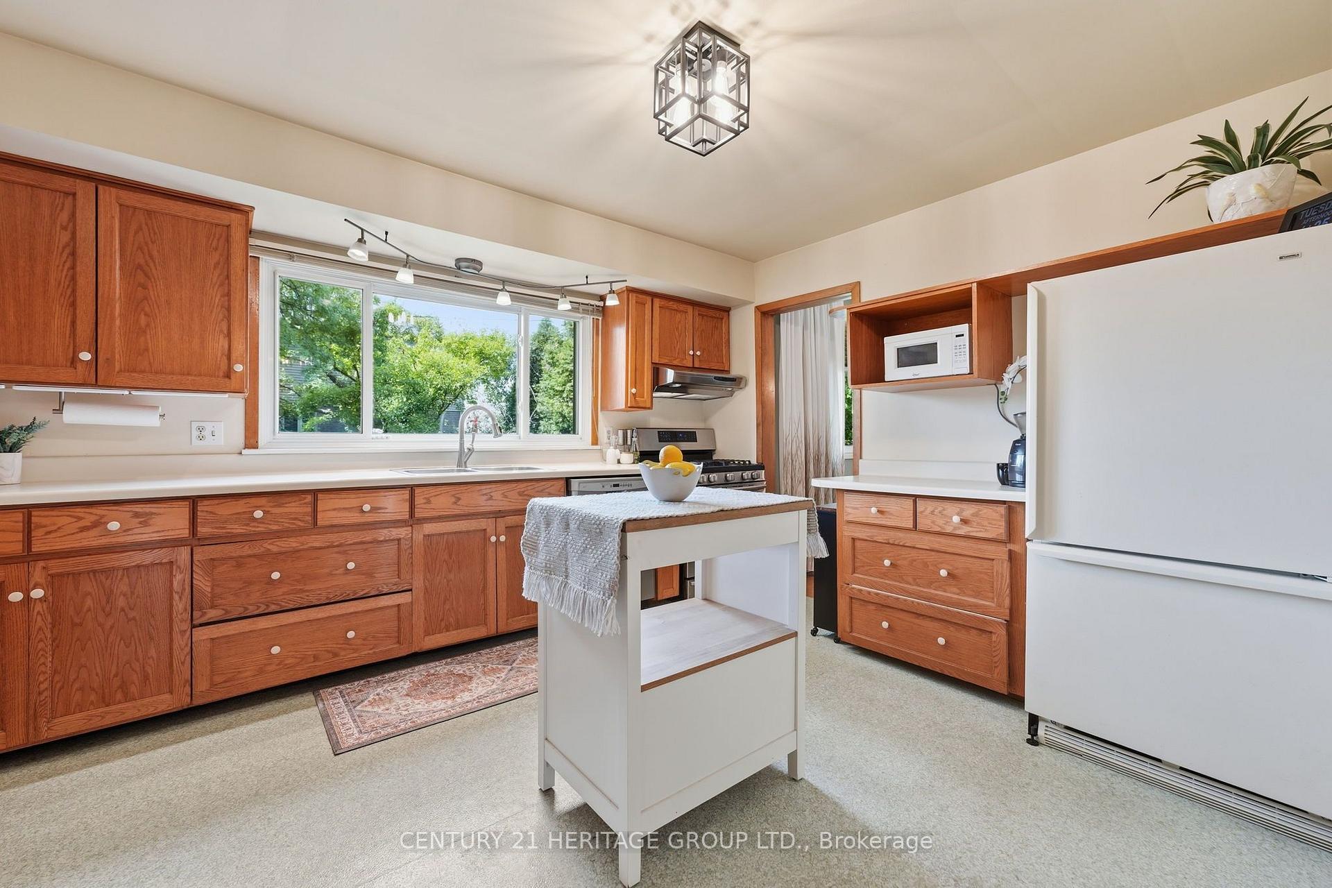 Photo 22 of 314 Harmony Road, Hamilton, Ancaster — HOMEH
