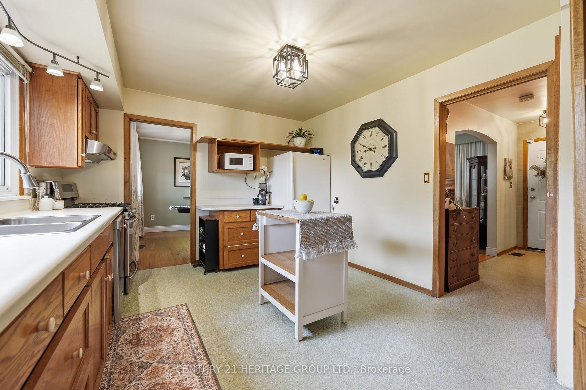 Photo 23 of 314 Harmony Road, Hamilton, Ancaster — HOMEH