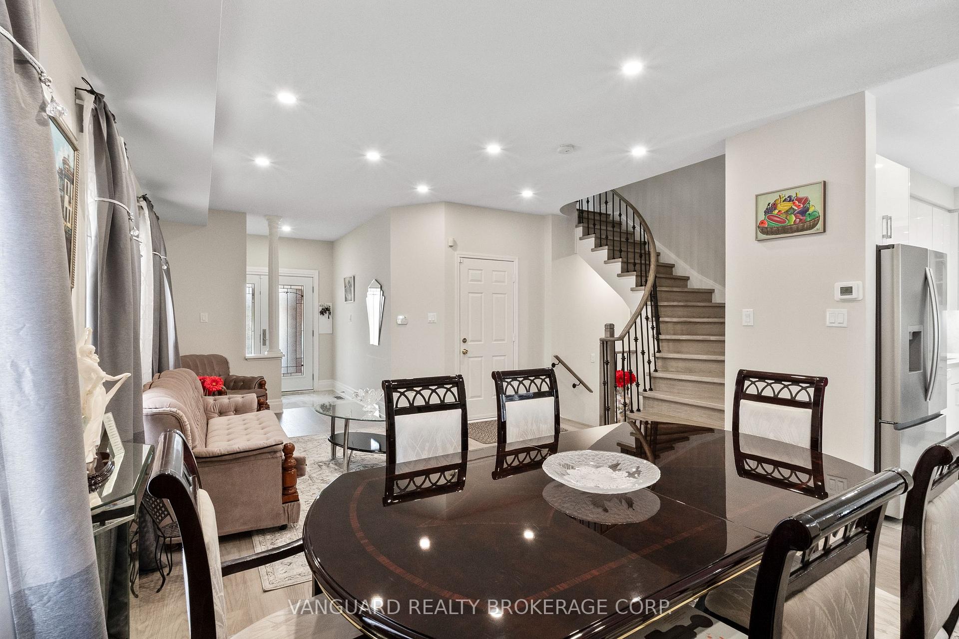 Photo 11 of 84 Sapphire Drive, Richmond Hill, Rouge Woods — HOMEH