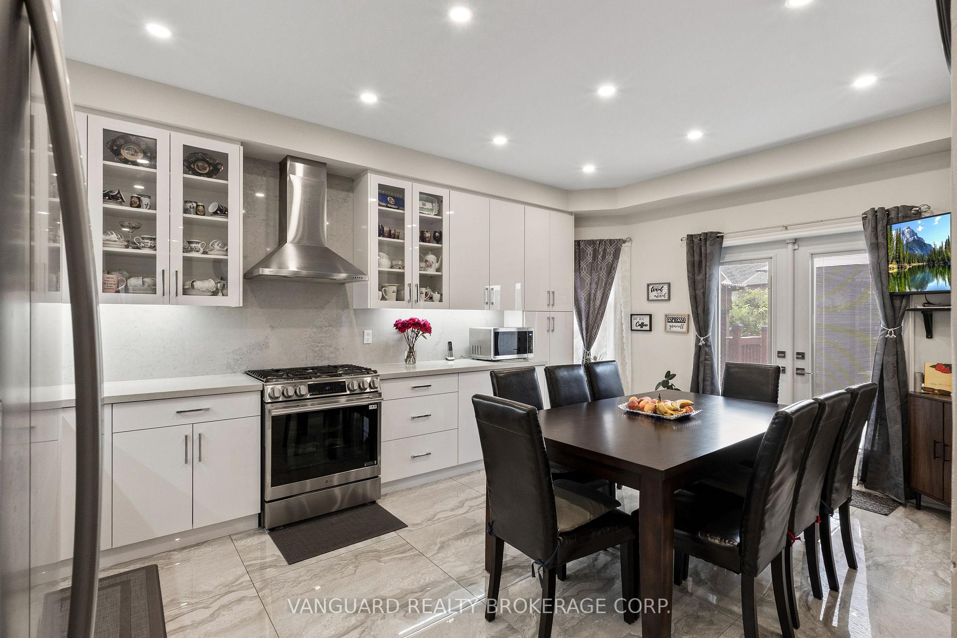 Photo 13 of 84 Sapphire Drive, Richmond Hill, Rouge Woods — HOMEH