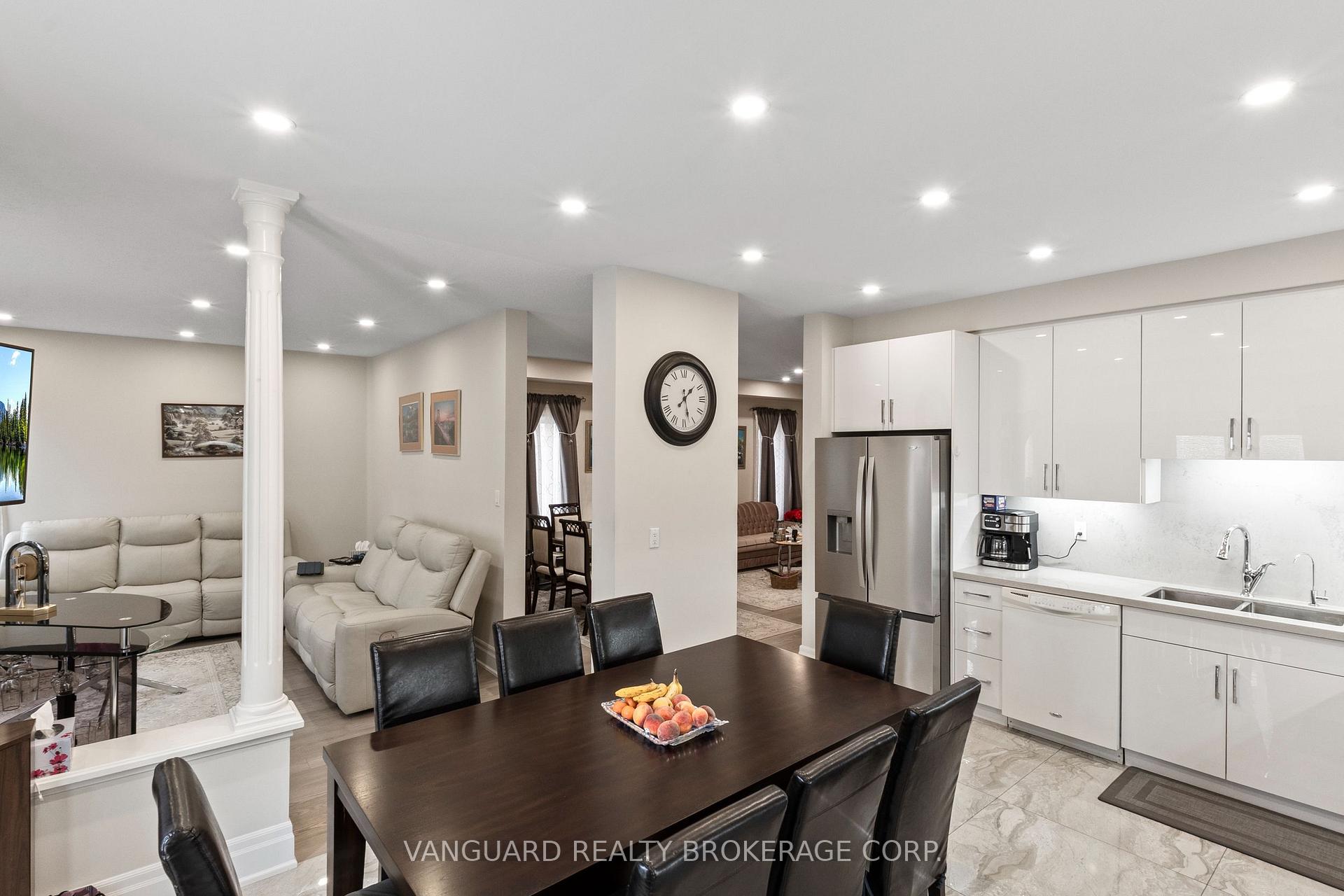 Photo 16 of 84 Sapphire Drive, Richmond Hill, Rouge Woods — HOMEH
