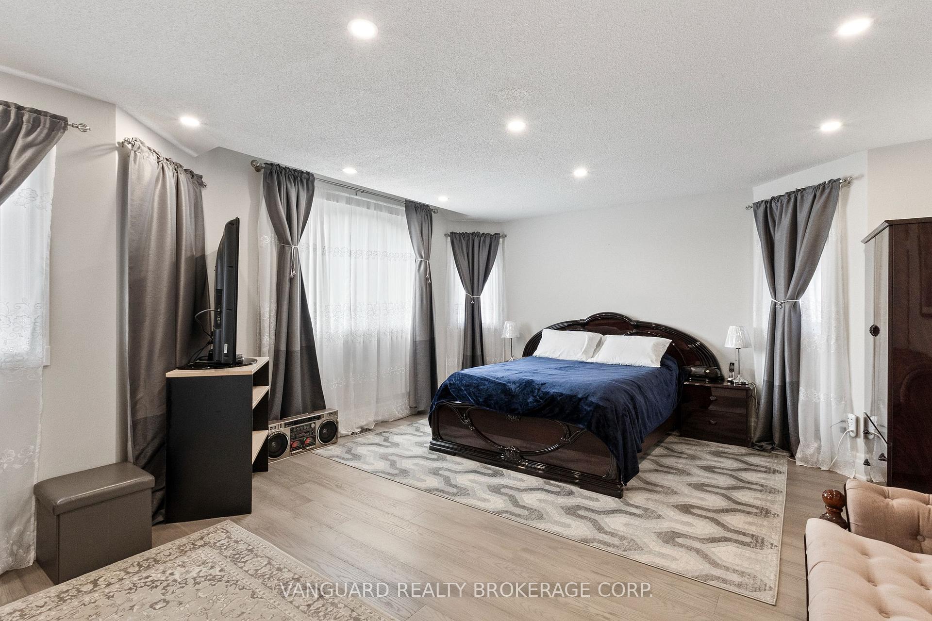 Photo 21 of 84 Sapphire Drive, Richmond Hill, Rouge Woods — HOMEH