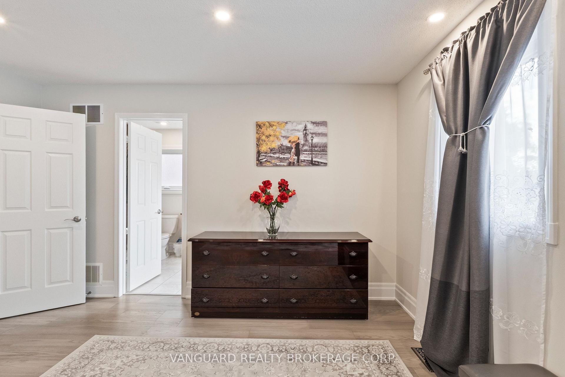 Photo 25 of 84 Sapphire Drive, Richmond Hill, Rouge Woods — HOMEH
