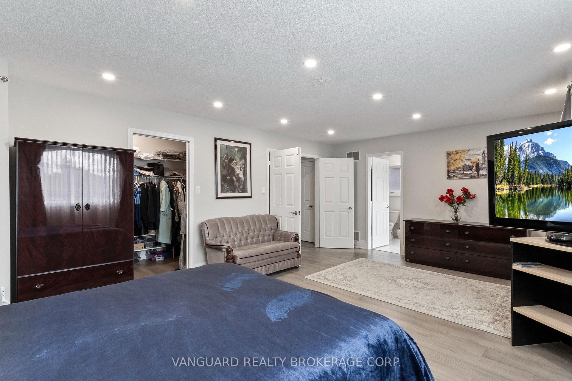 Photo 23 of 84 Sapphire Drive, Richmond Hill, Rouge Woods — HOMEH