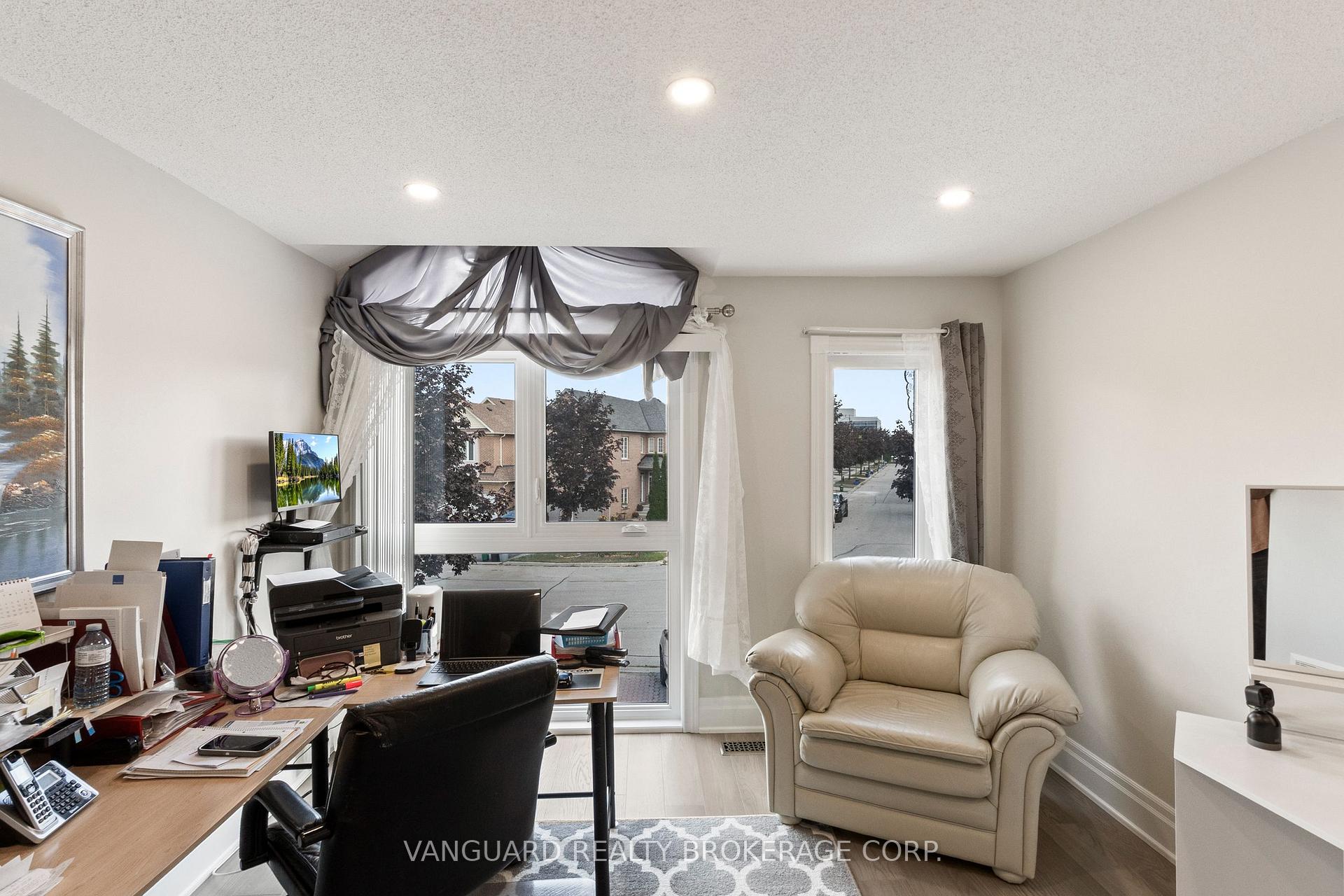 Photo 32 of 84 Sapphire Drive, Richmond Hill, Rouge Woods — HOMEH