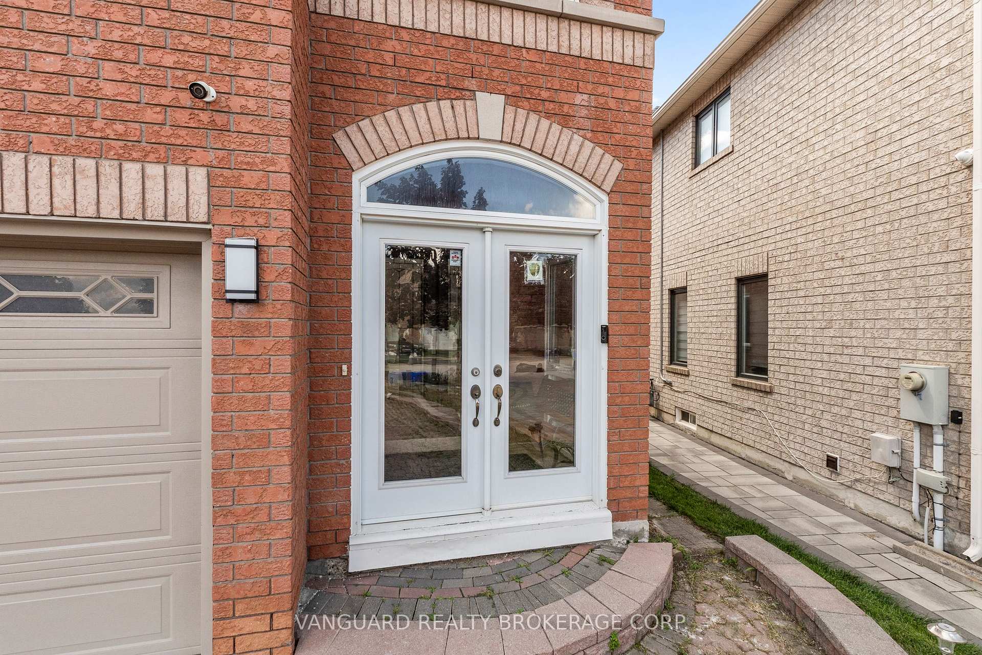Photo 5 of 84 Sapphire Drive, Richmond Hill, Rouge Woods — HOMEH