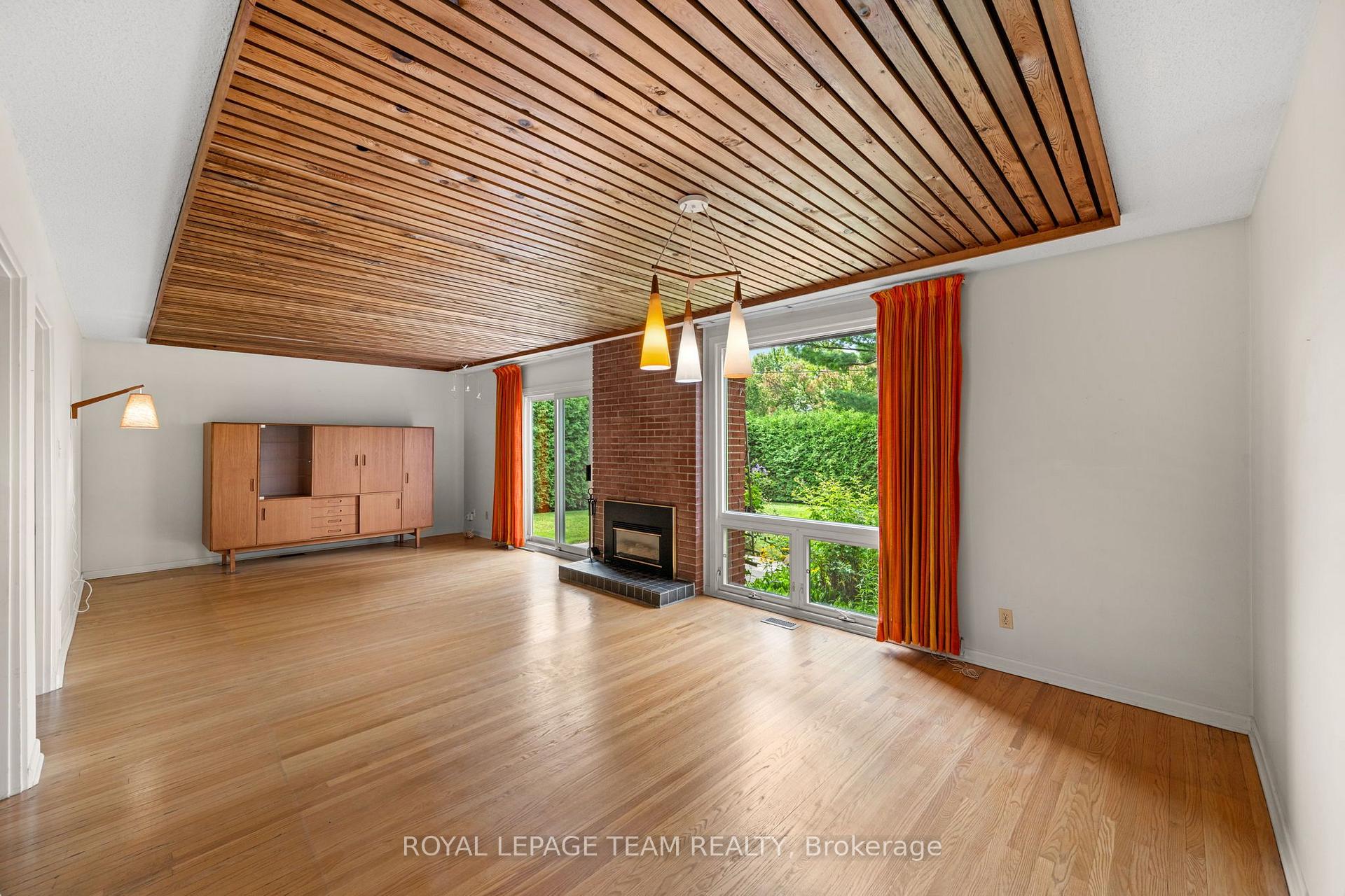 Photo 5 of 1380 Marchand Street, Ottawa, Cyrville Rd./Industrial Park — HOMEH