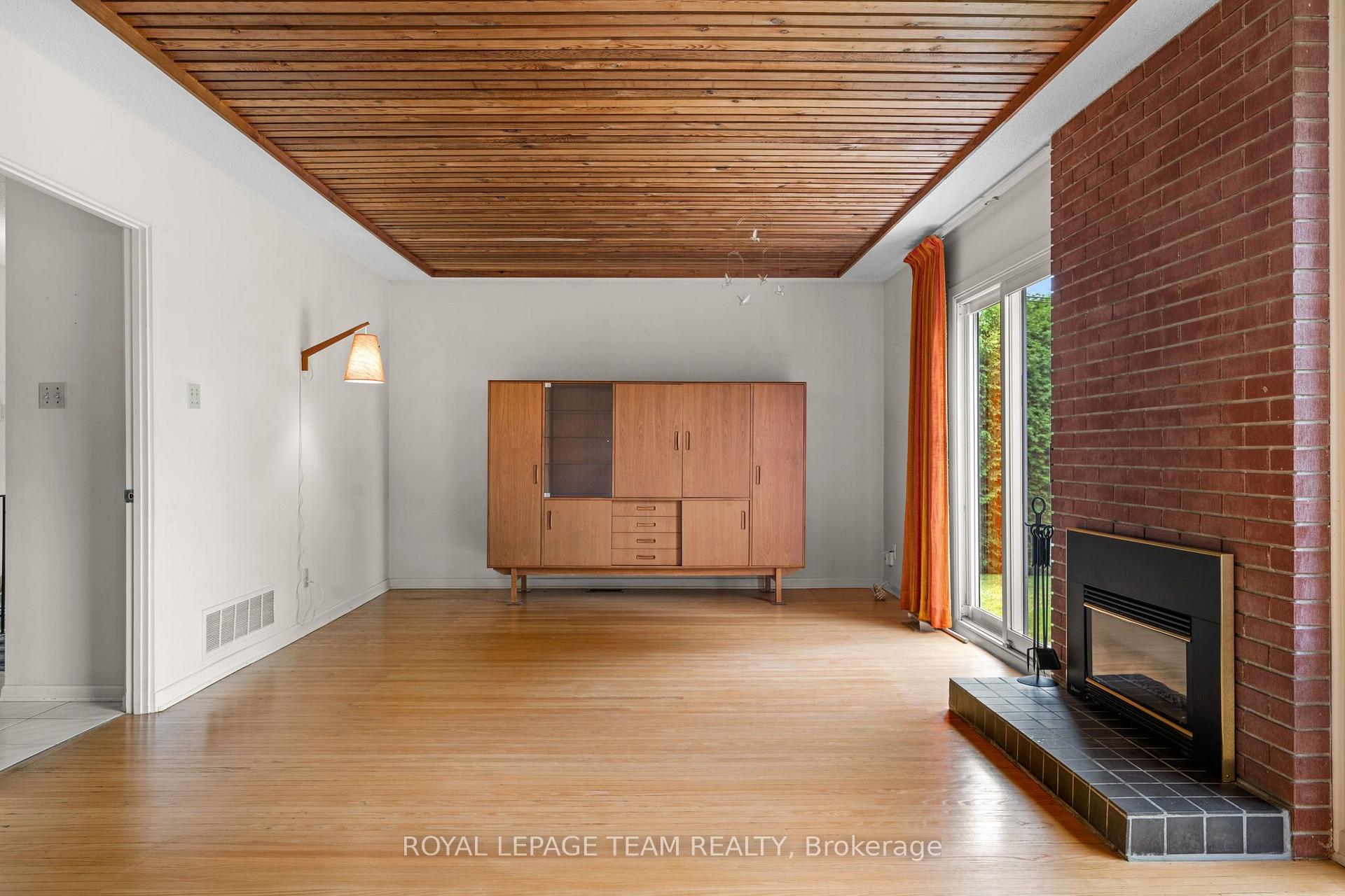 Photo 7 of 1380 Marchand Street, Ottawa, Cyrville Rd./Industrial Park — HOMEH