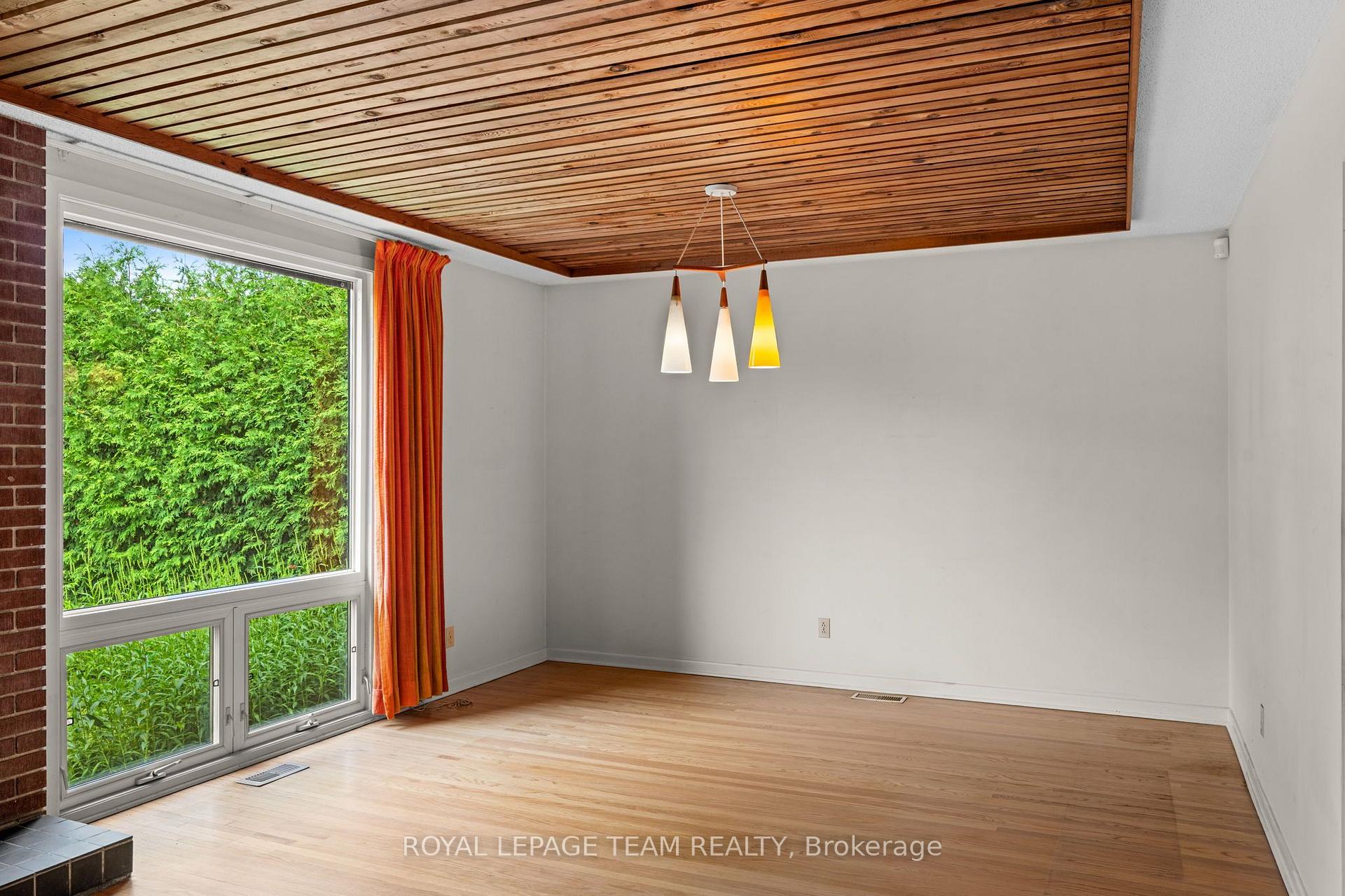 Photo 10 of 1380 Marchand Street, Ottawa, Cyrville Rd./Industrial Park — HOMEH