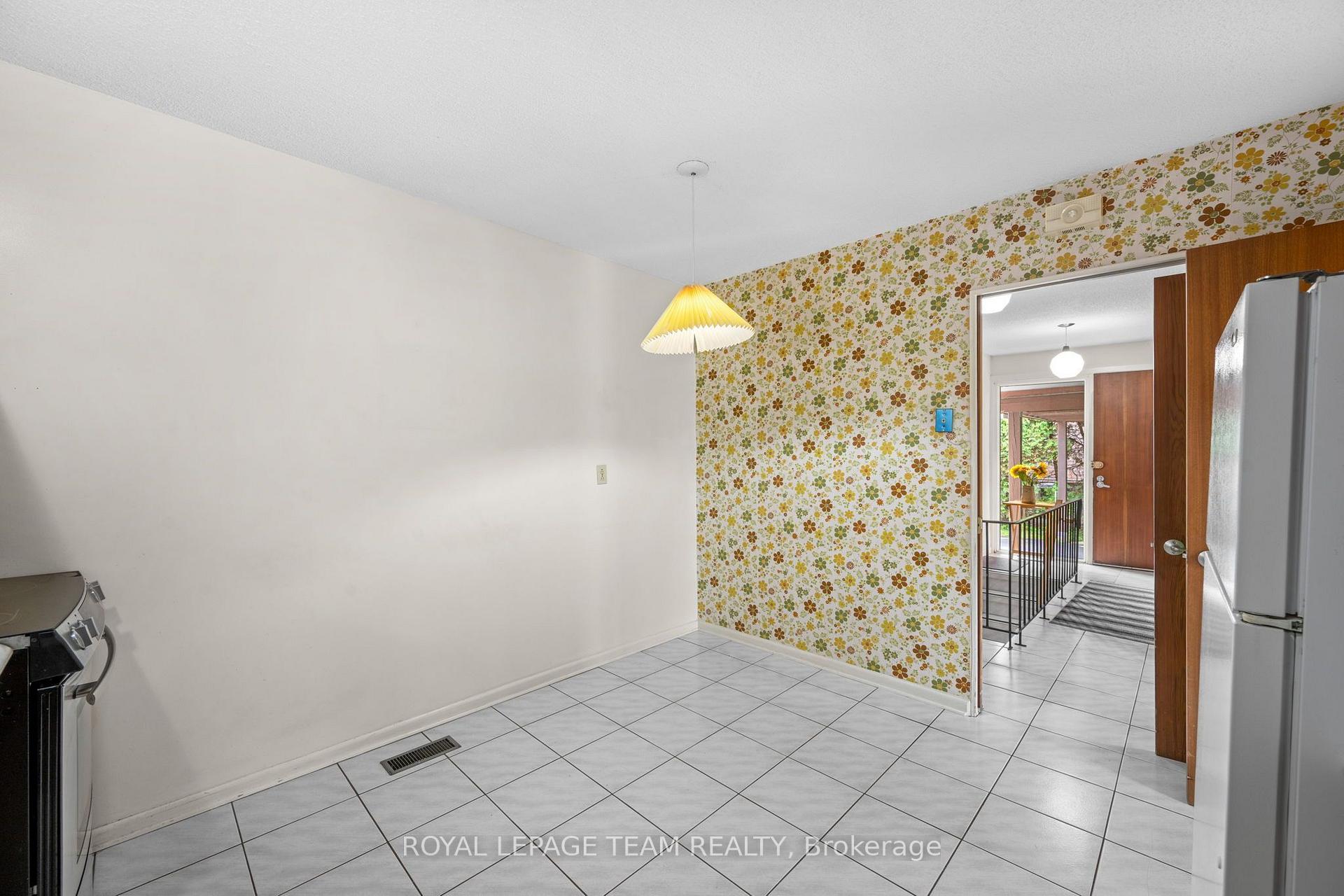 Photo 15 of 1380 Marchand Street, Ottawa, Cyrville Rd./Industrial Park — HOMEH