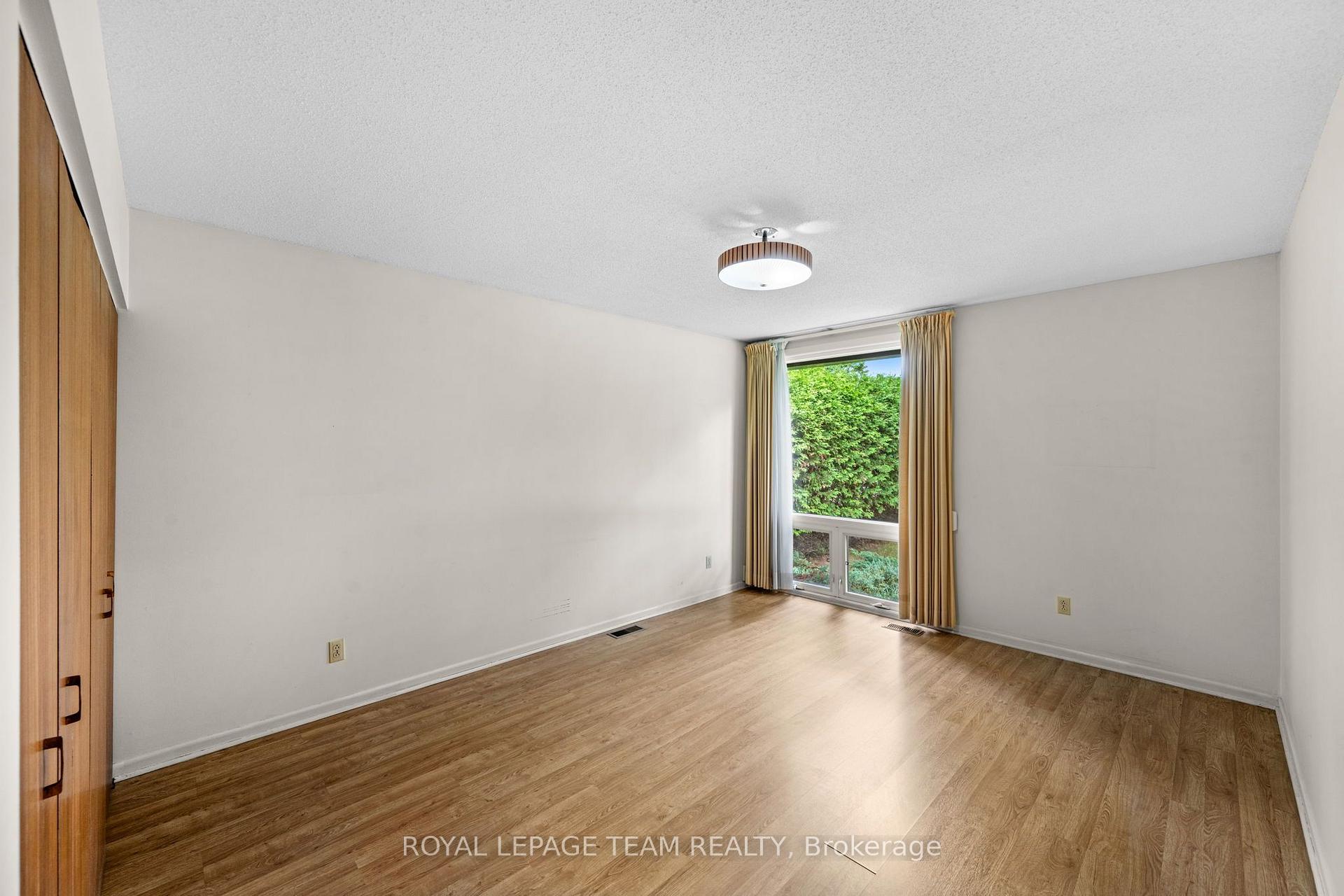 Photo 17 of 1380 Marchand Street, Ottawa, Cyrville Rd./Industrial Park — HOMEH